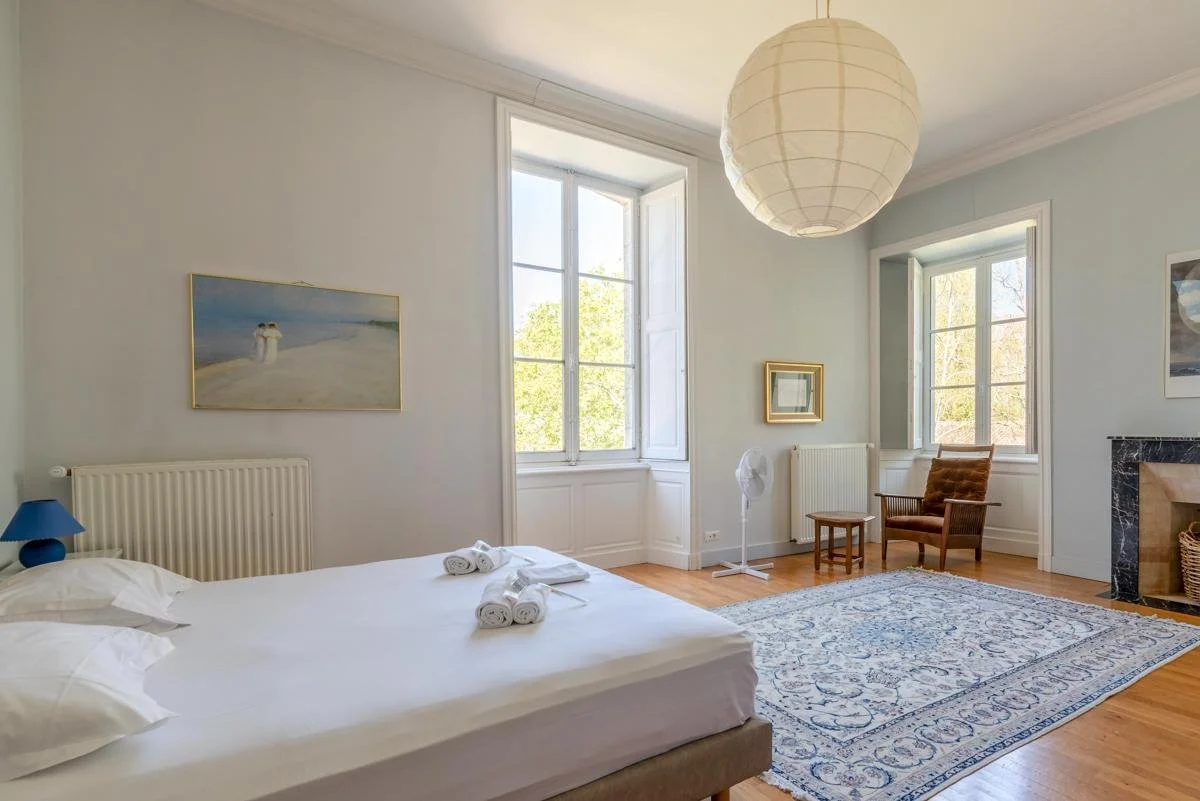 6 - Château (Bedroom 3).JPG