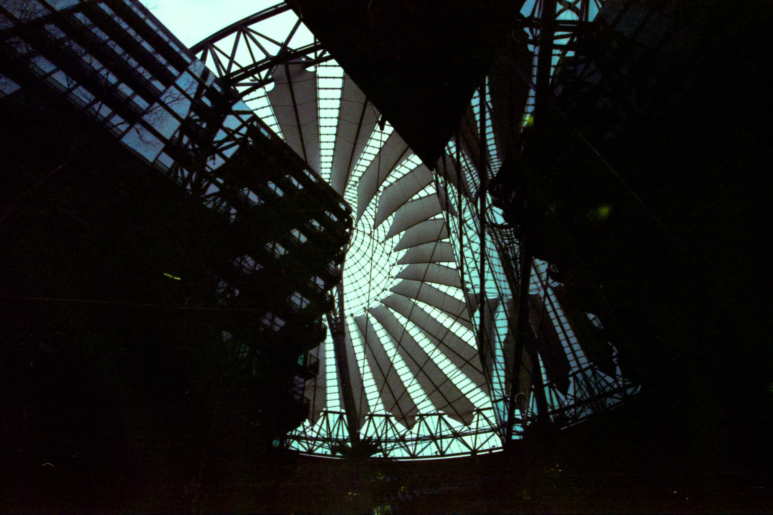 portra1600_berlin-21.jpg