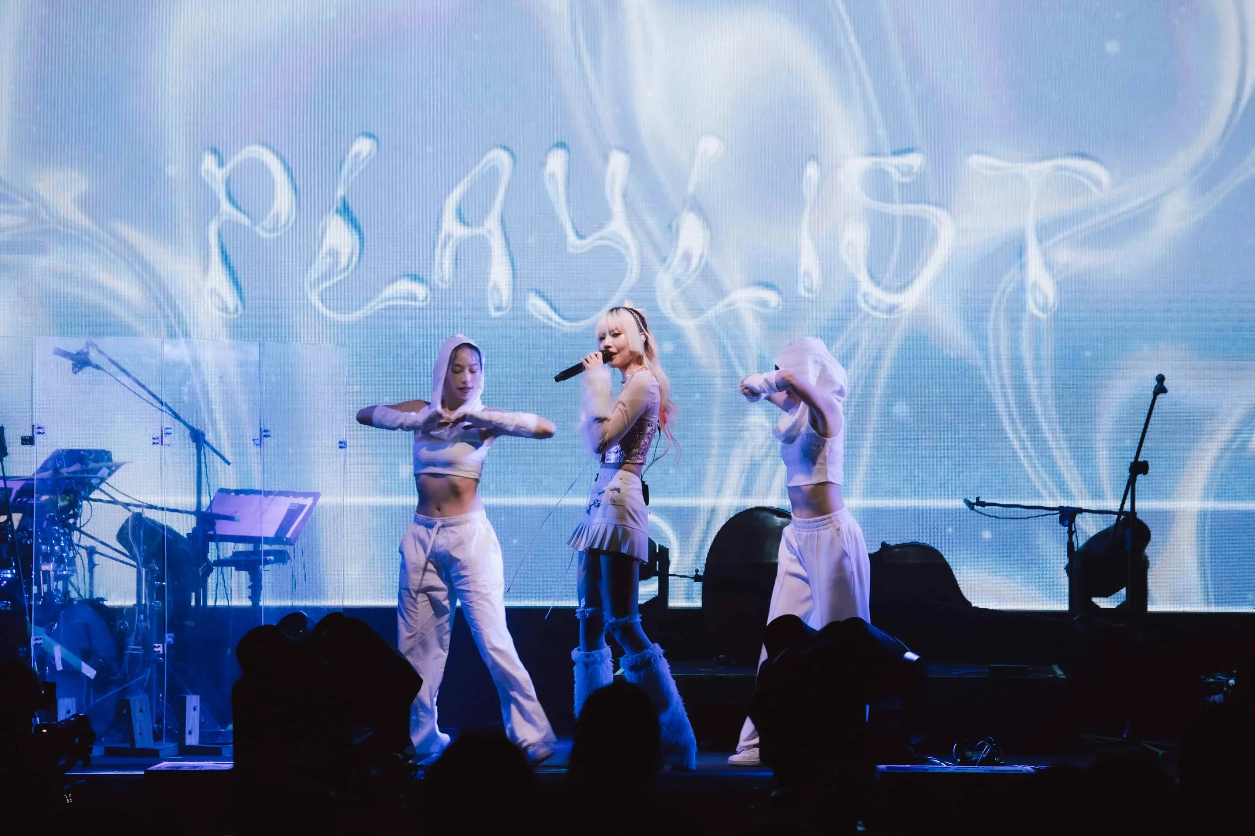 Taiwanese Indie pop artist Mandark performing live for album release