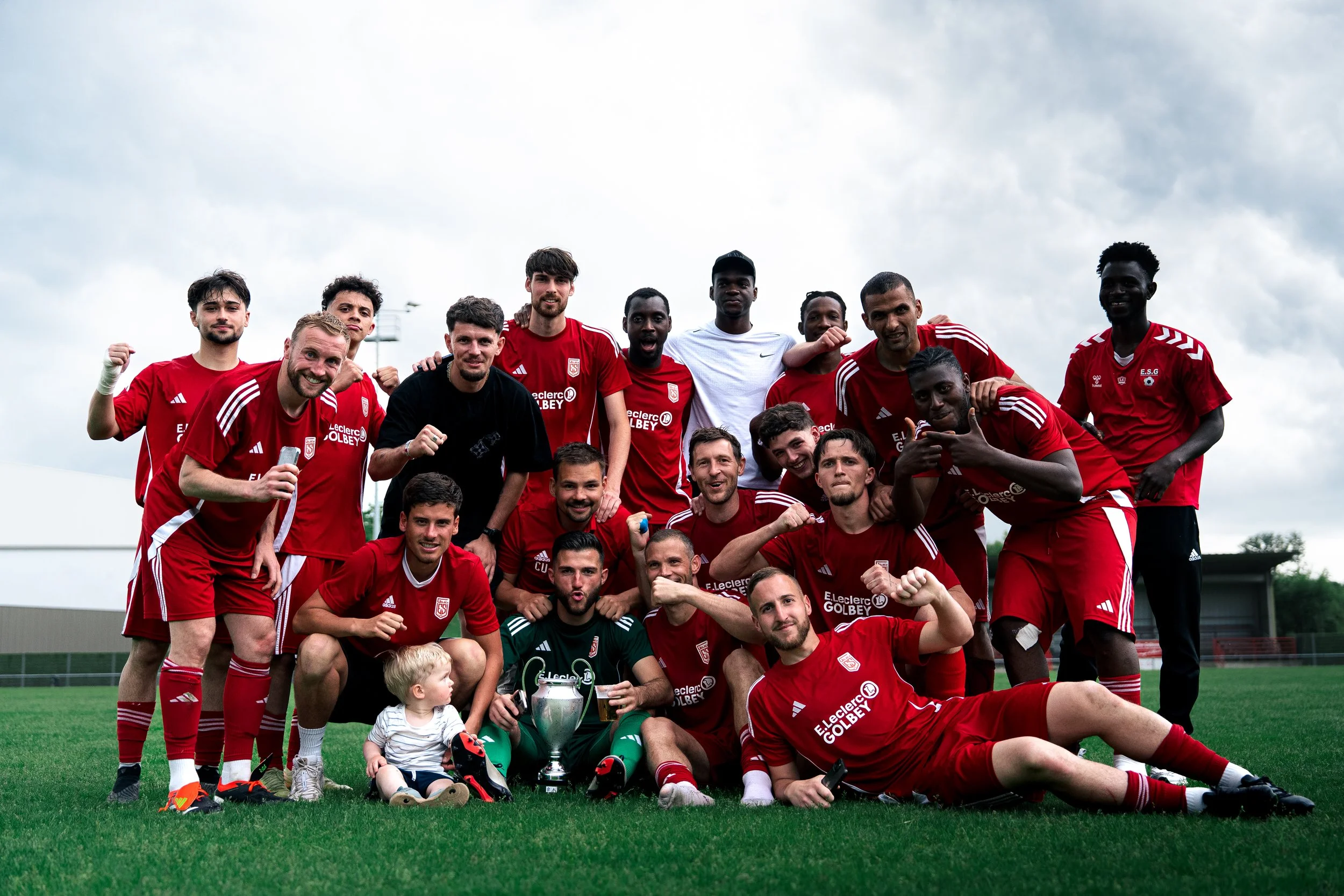 ES GOLBEY - Champion R2