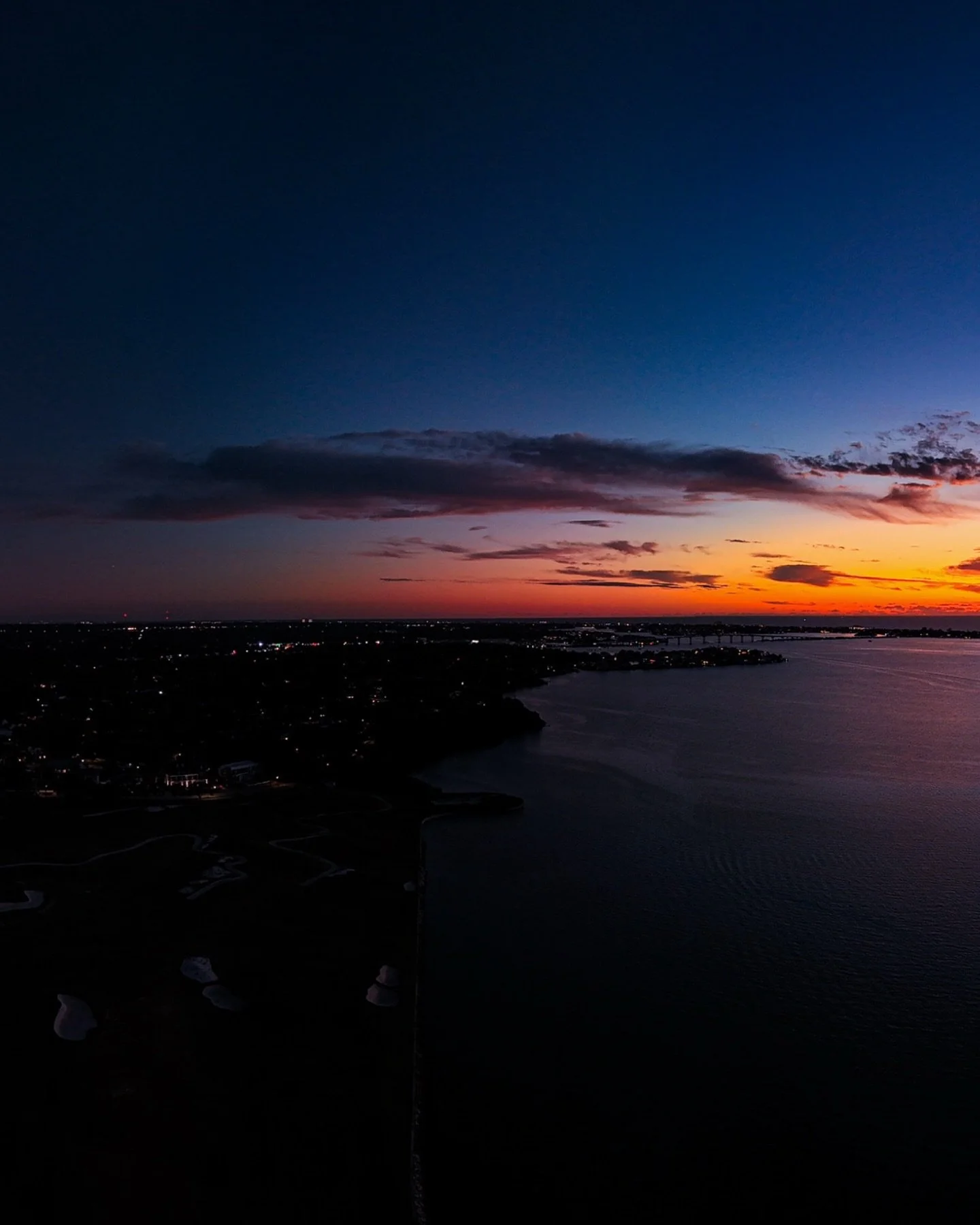 Clearwater | 7:56 PM

#dronelife #dronephotography #dronefootage #tampabay #floridadrone #visitflorida #aerialviews #sunshinestate #tampabayviews #floridafromabove #epicviews #dronepilot