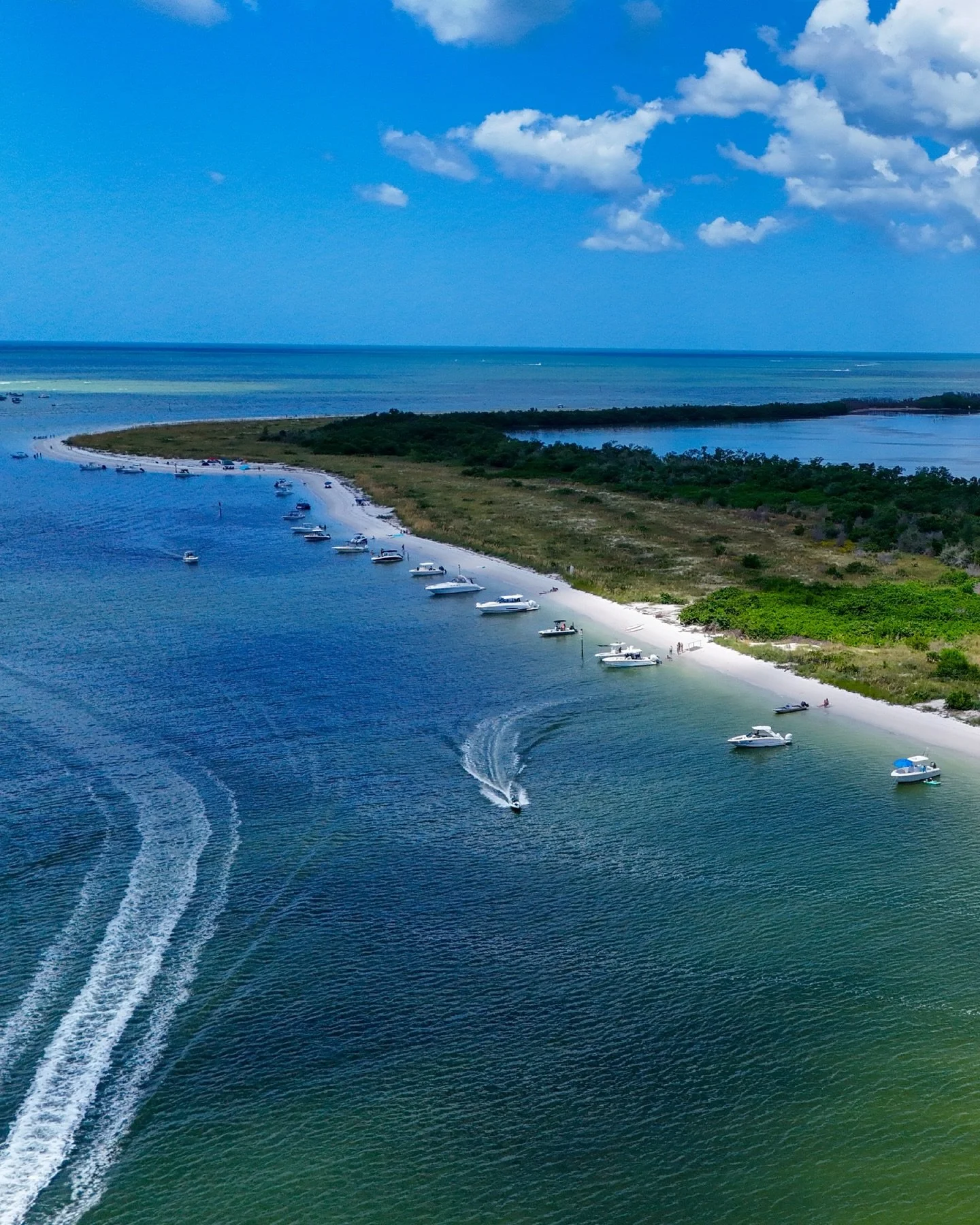 Shell Key Preserve | 12:02 PM

#dronelife #dronephotography #dronefootage #tampabay #floridadrone #visitflorida #aerialviews #sunshinestate #tampabayviews #floridafromabove #epicviews #dronepilot