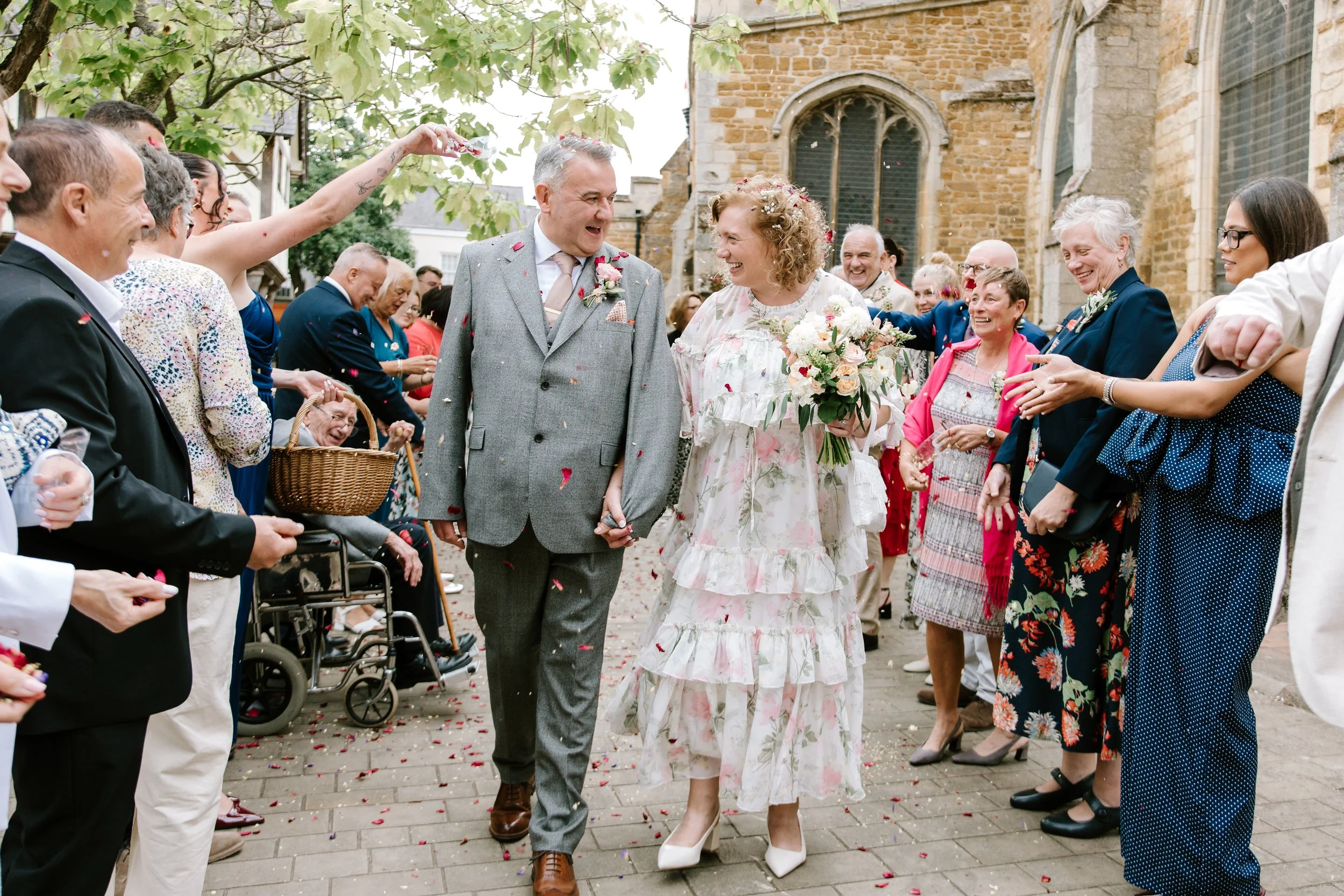 wedding-confetti-photo-leicestershire.jpg
