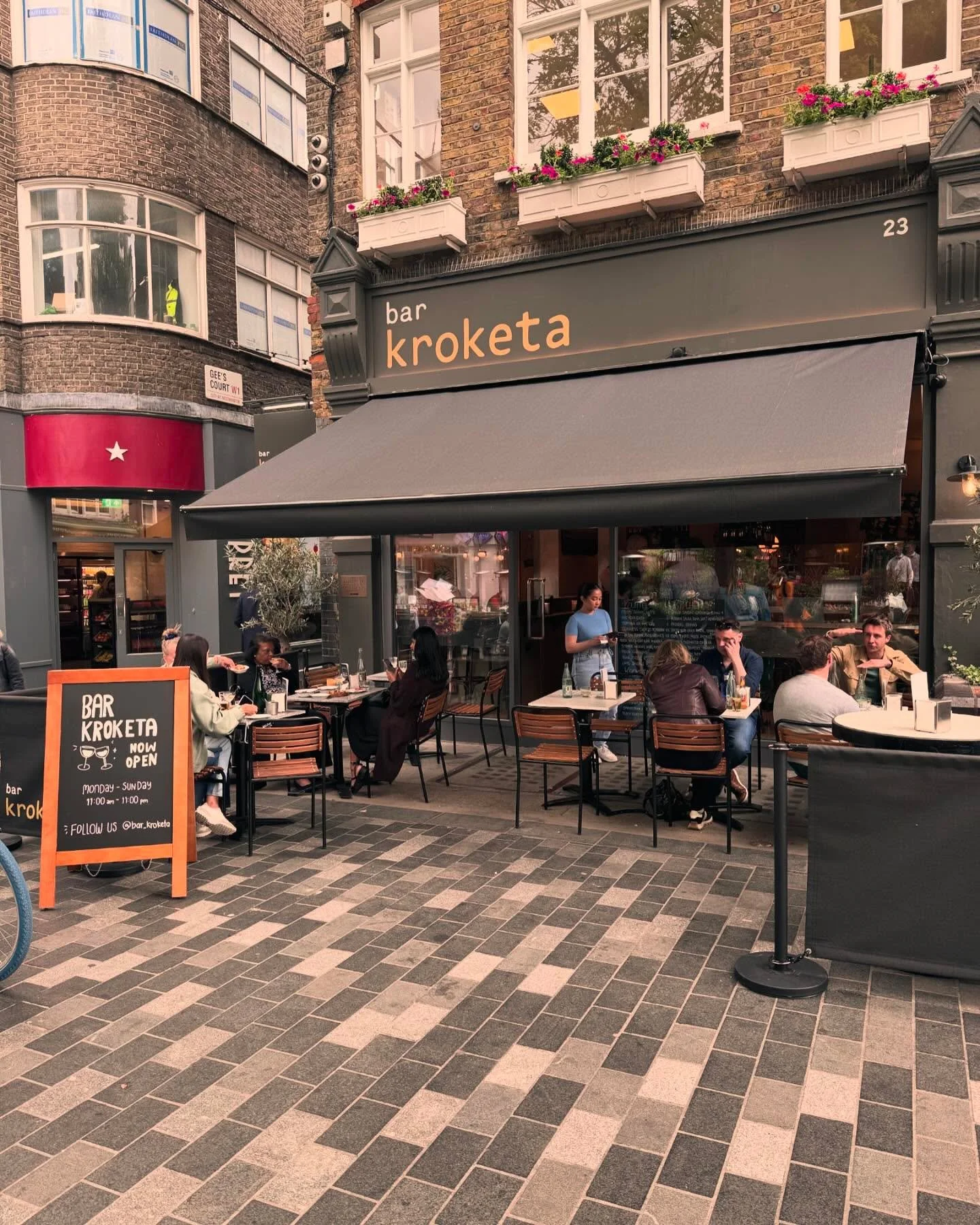 @bar_kroketa St Christopher&rsquo;s Place handed over on Monday and great to see it open today.  Great design by @quadrantdesign 
We provided Cost &amp; Project Management.
Thanks to the project team which included @dentonscatering and Thompsons Shop