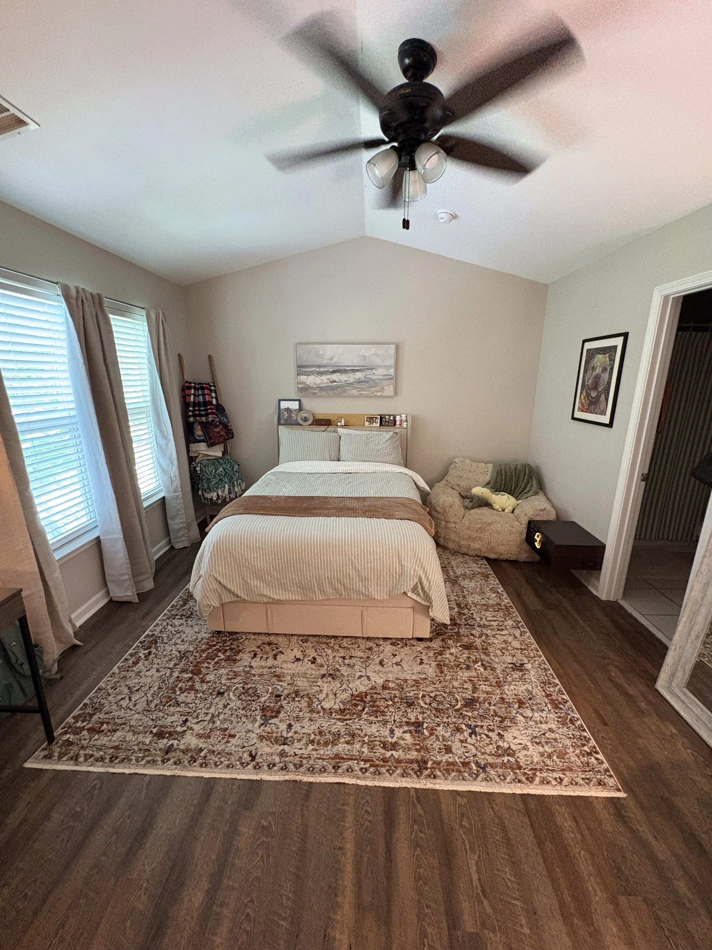 What Does a Professional House Cleaning Include? A Knoxville Homeowner’s Guide