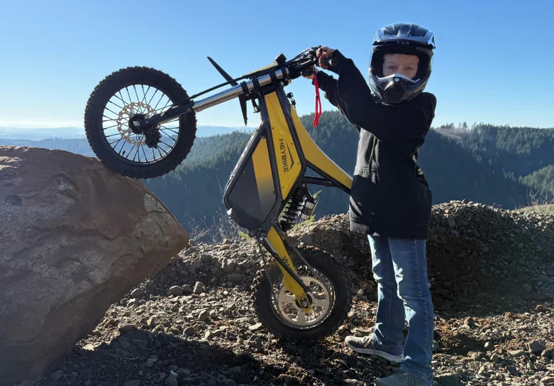 Heybike_Villain_Electric_Dirt_Bike_for_Teens_Adults_review6.webp