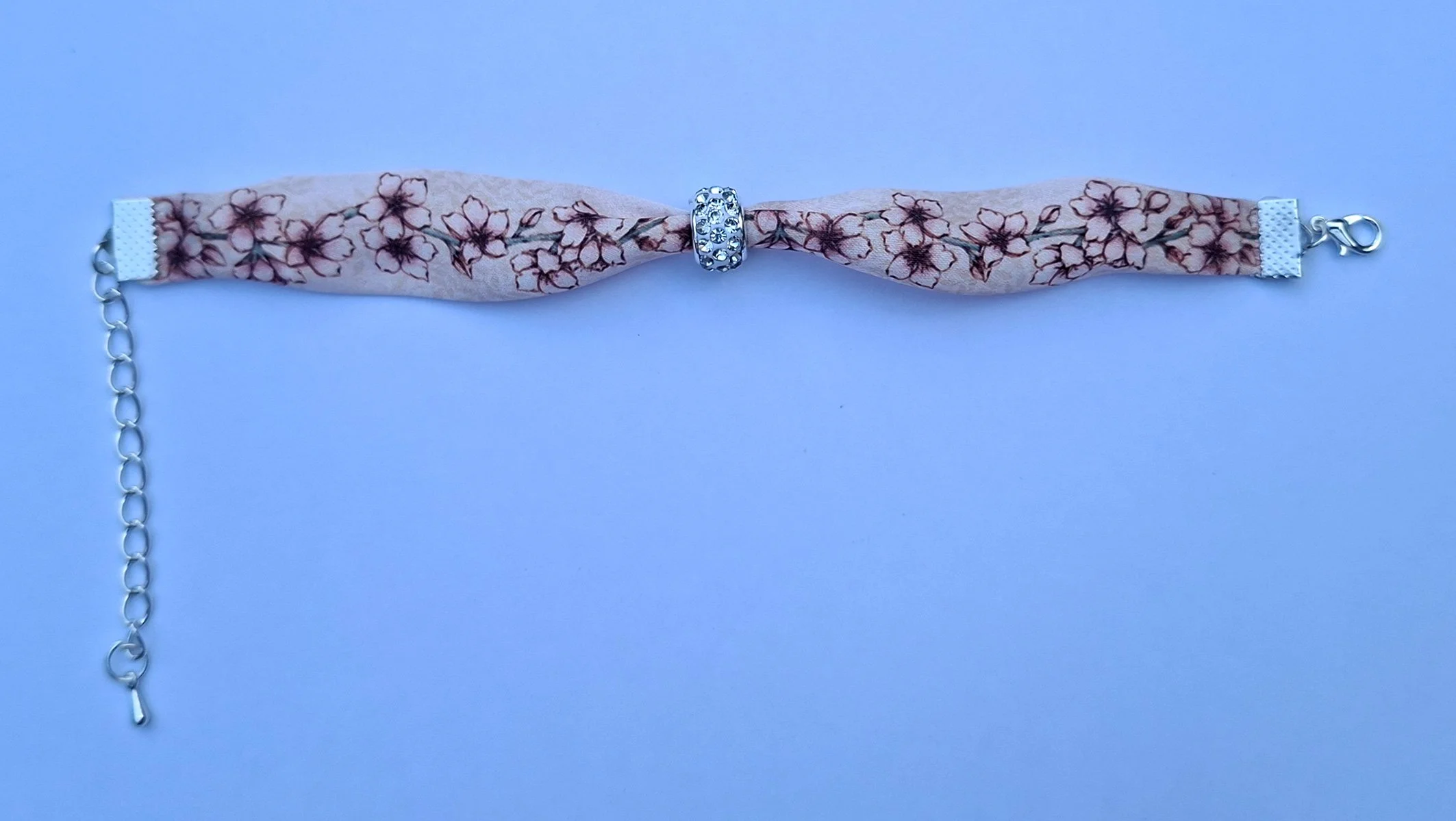 03_Pulsera-Cerezos-Crema-Bola-Brillante_13.jpg