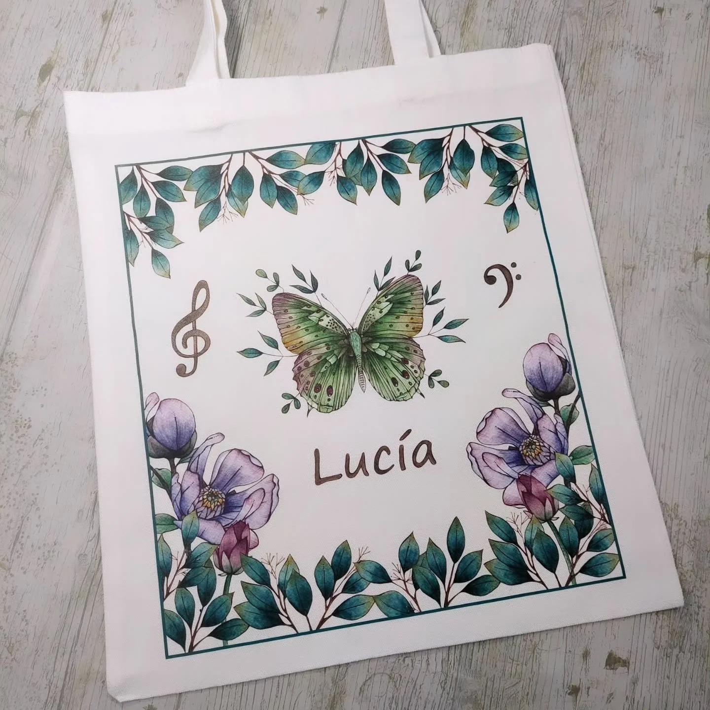 Dise&ntilde;o aplicado a bolsa de tela! Me encanta ver como mis acuarelas pasan al textil!

#acuarelabotanica