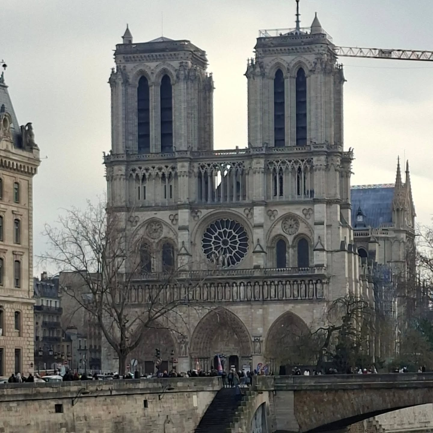 Despu&eacute;s de haber visitado la feria @maisonetobjet tuve la ocasi&oacute;n de pasear en esa otra feria @parisdecooff_home que es una prolongaci&oacute;n de la primera. Pero no en unos recintos feriales, sino en plena calle, al aire libre; donde 