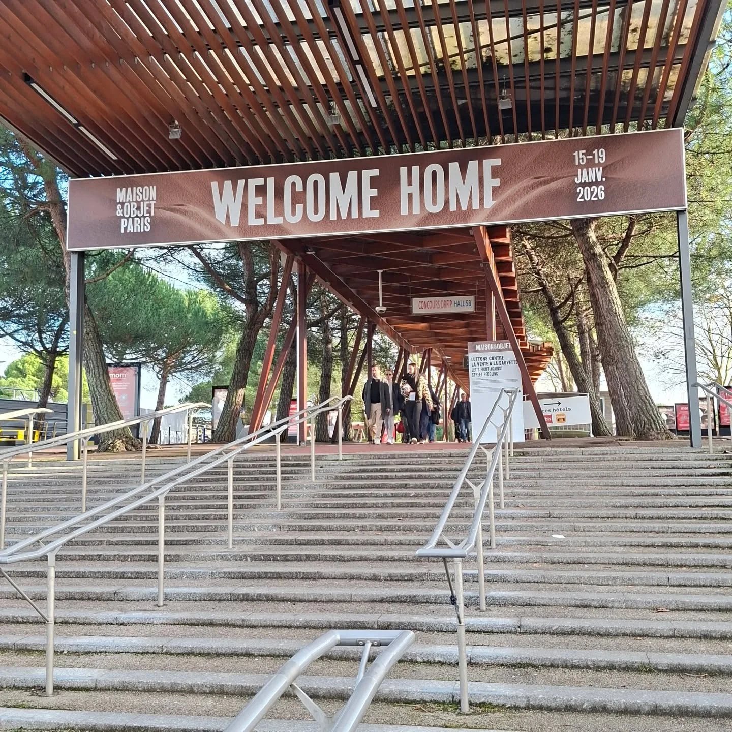 Este es un resumen de mi primer d&iacute;a en Par&iacute;s.

Desde hace casi un a&ntilde;o que empec&eacute; a preparar la feria @maisonetobjet en Par&iacute;s con toda la ilusi&oacute;n del mundo, por fin lleg&oacute; el d&iacute;a y casi sin darme 