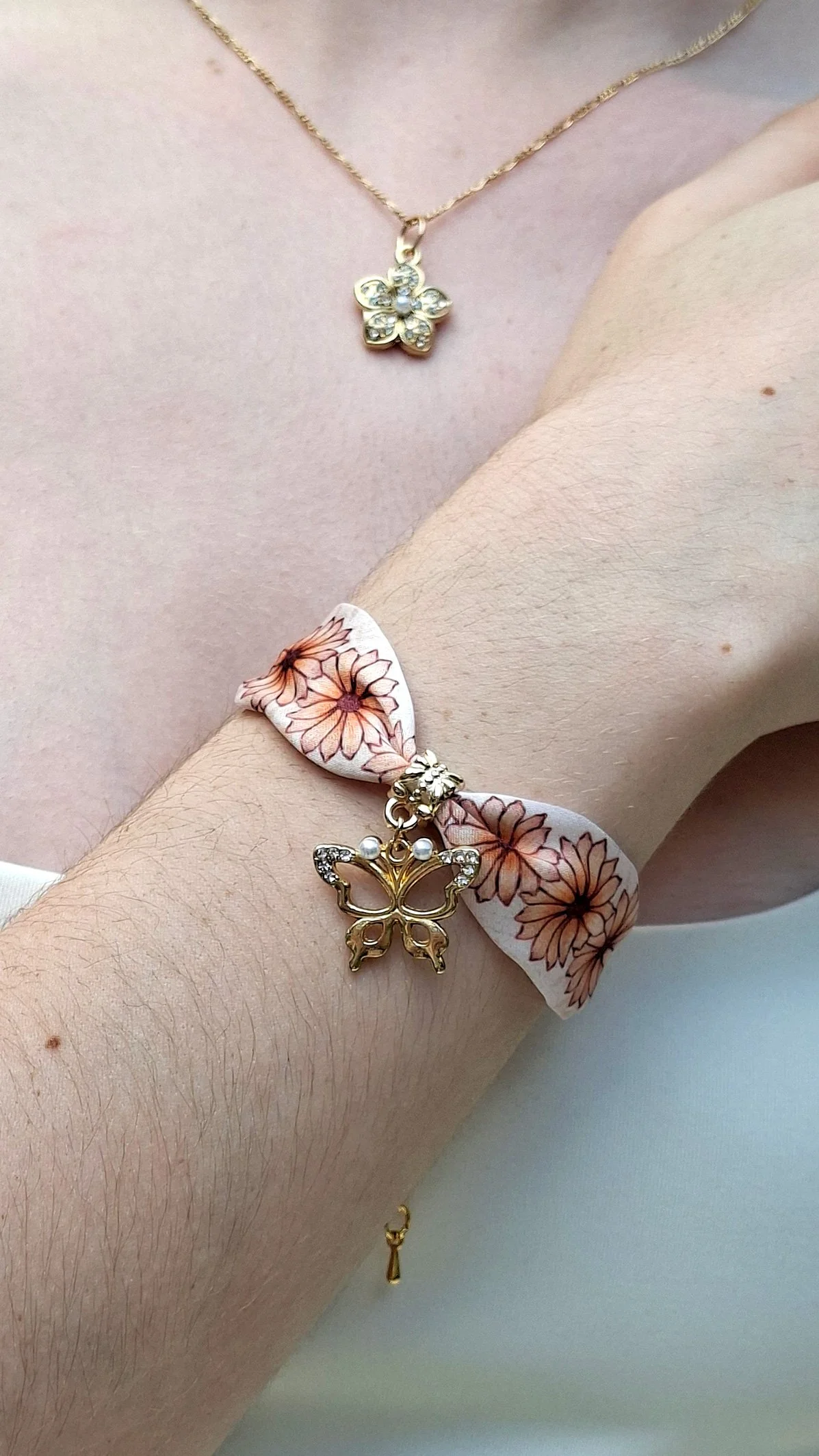 01_Pulsera-Margaritas-Mariposa-Dorada_03.jpg