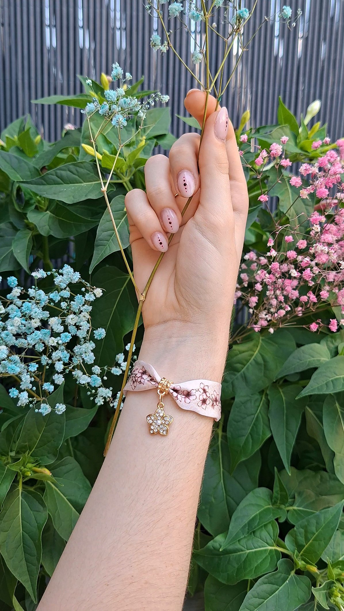 02_Pulsera-Cerezos-Crema-Flor-Dorada_18.jpg