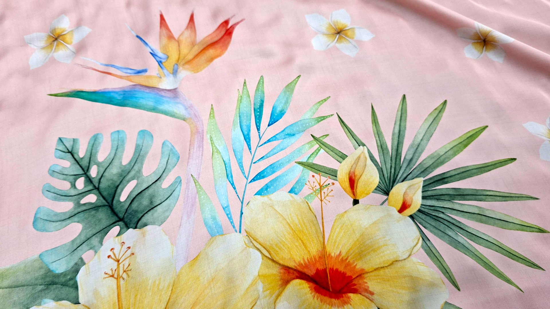 Pañuelo-Tropical-Rosa-Flores-Blancas-Pequeño_45.jpg