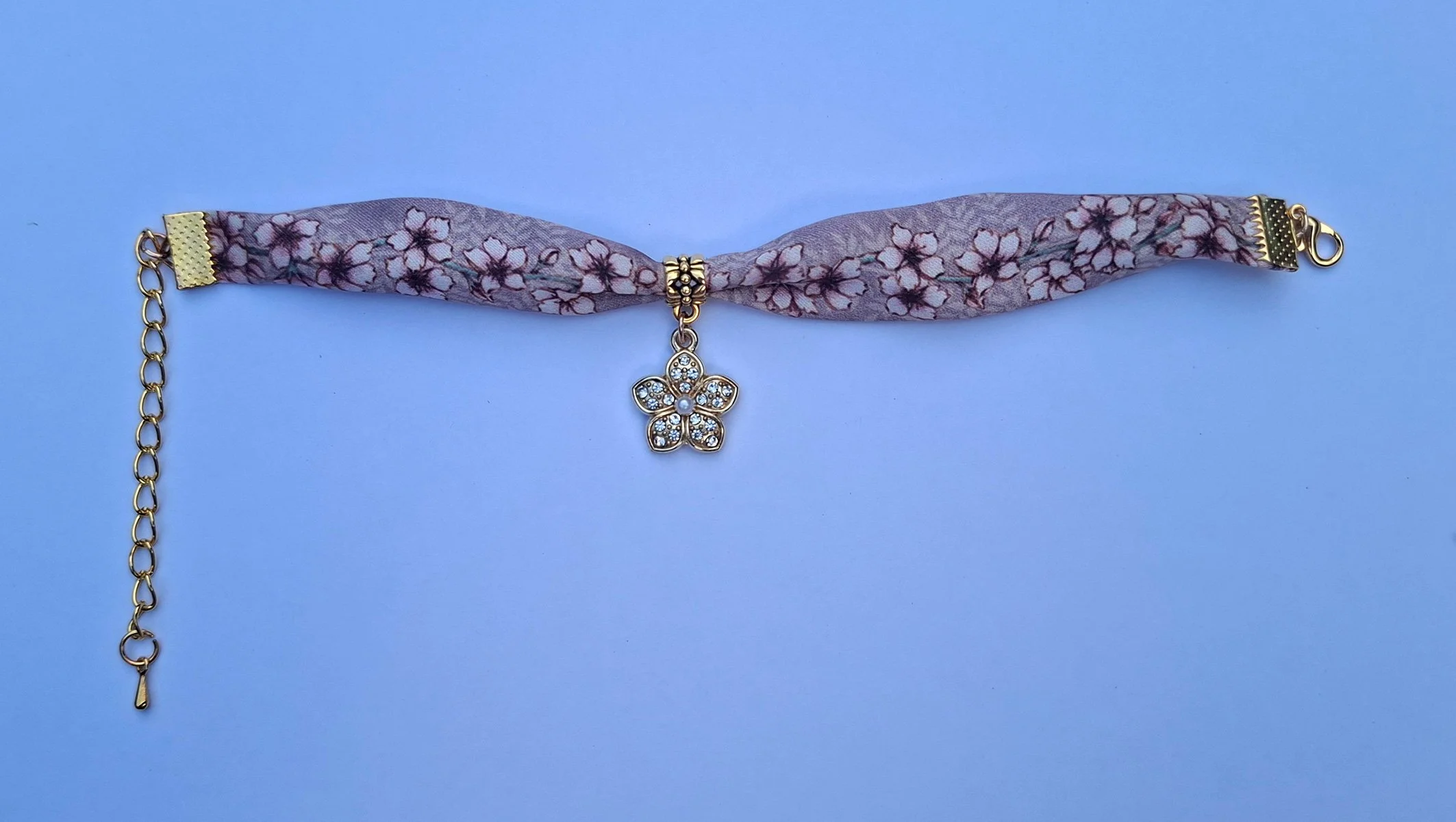 04_Pulsera-Cerezos-Rosa-Flor-Dorada_18.jpg