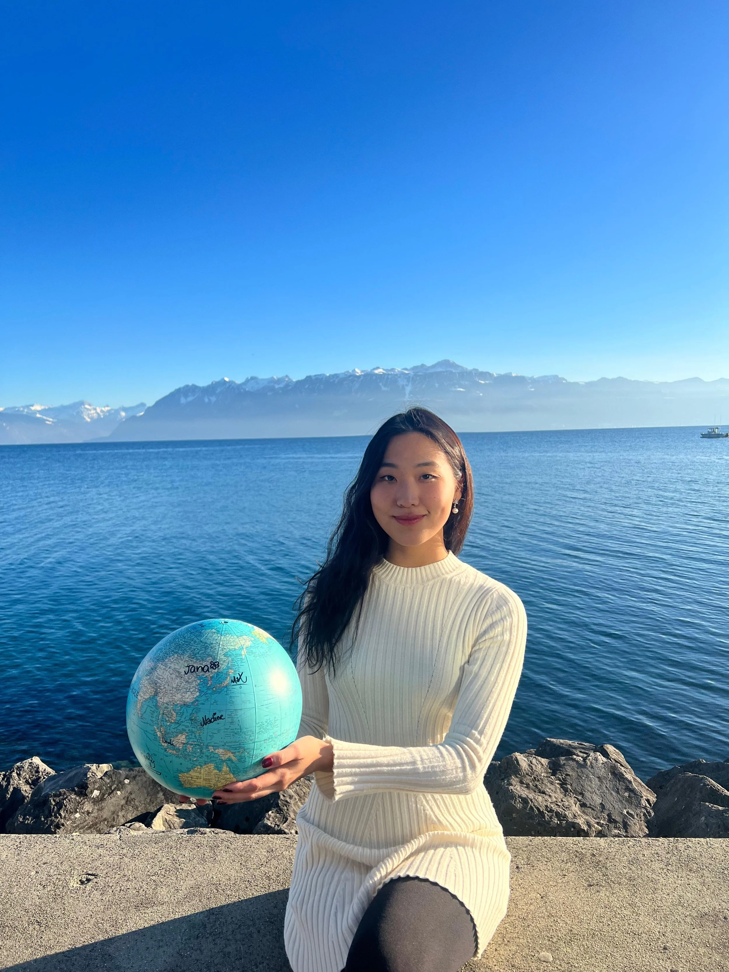 Khulan van Twist in Switzerland with Globe from MyBluePlanet