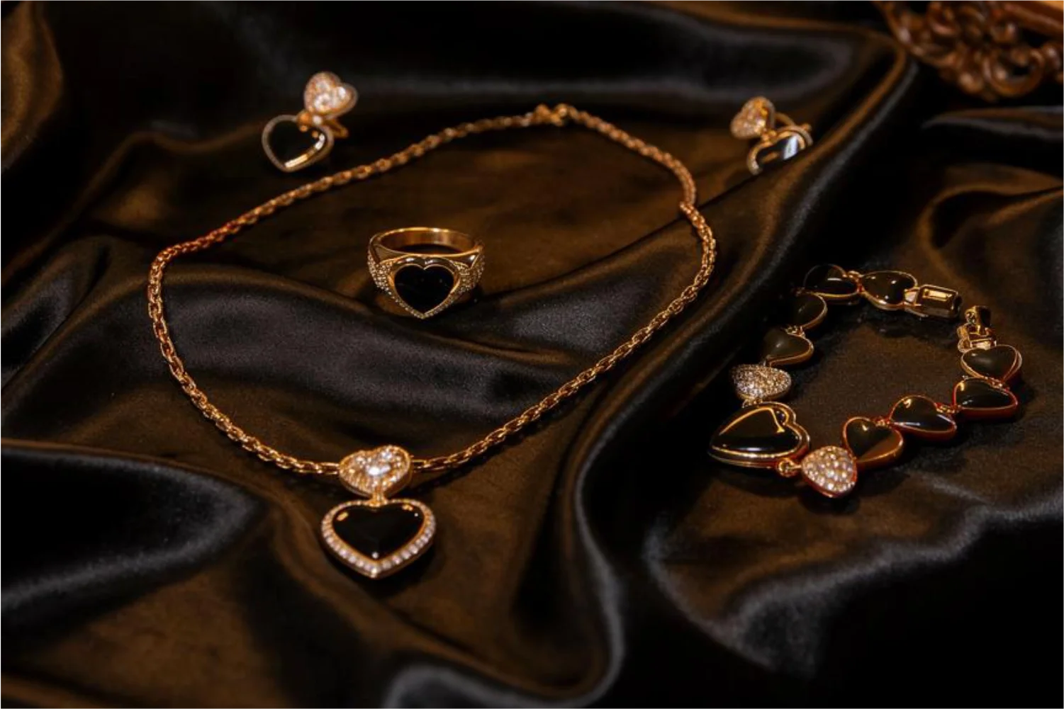 Ensemble Éclat Noir en Cœur Plaqué Or