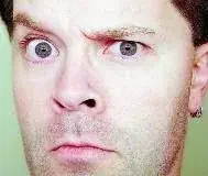 La personalidad paranoide sufre una constante deesconfianza y suspicacia