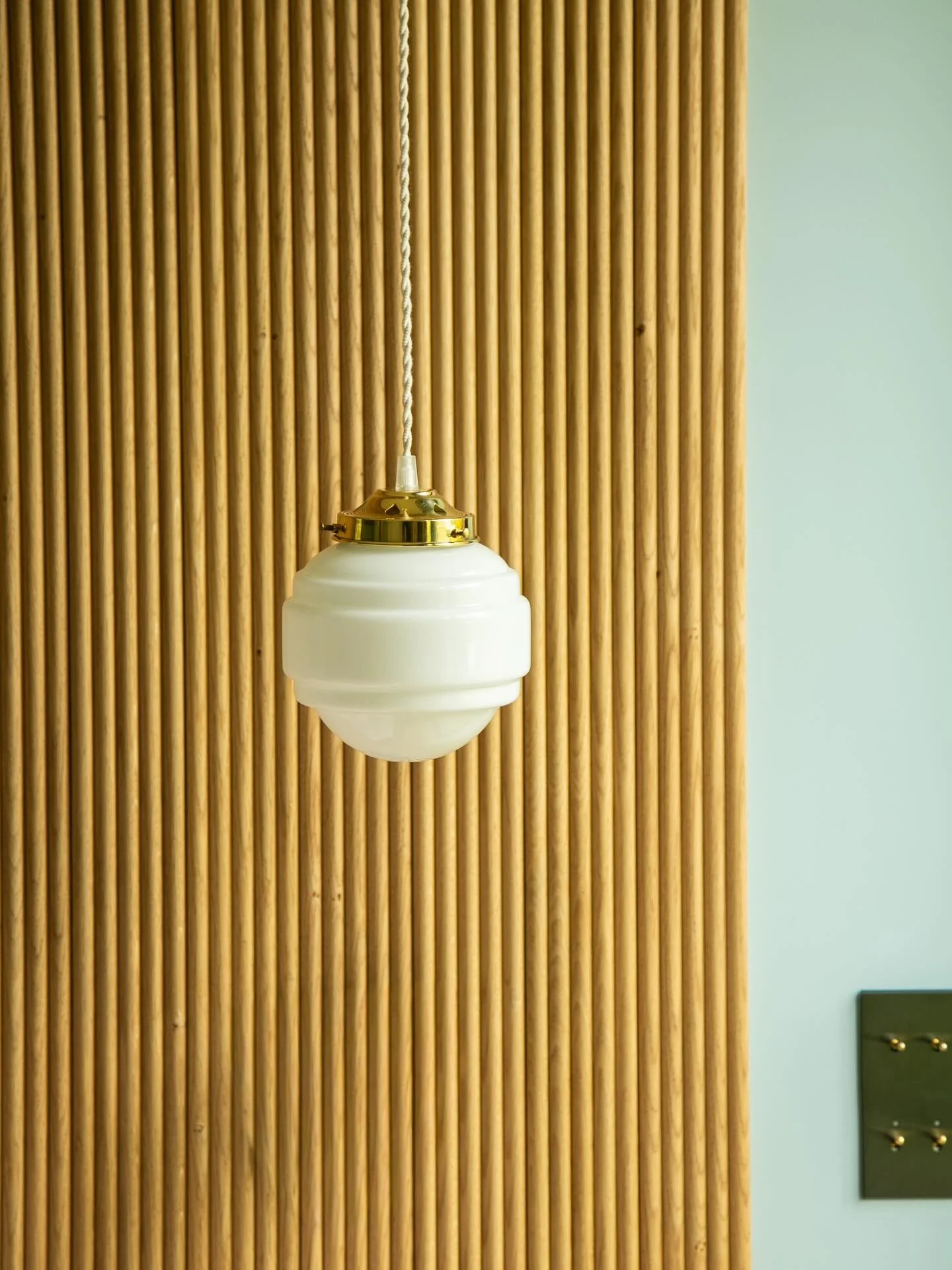 La beaut&eacute; des lignes ✨

Parmi les obsessions visuelles de notre maison SET ET MATCH du Touquet : les palettes de couleurs, les mat&eacute;riaux, les textures mais aussi la puret&eacute; des lignes qui rythment chaque pi&egrave;ce, chaque espac