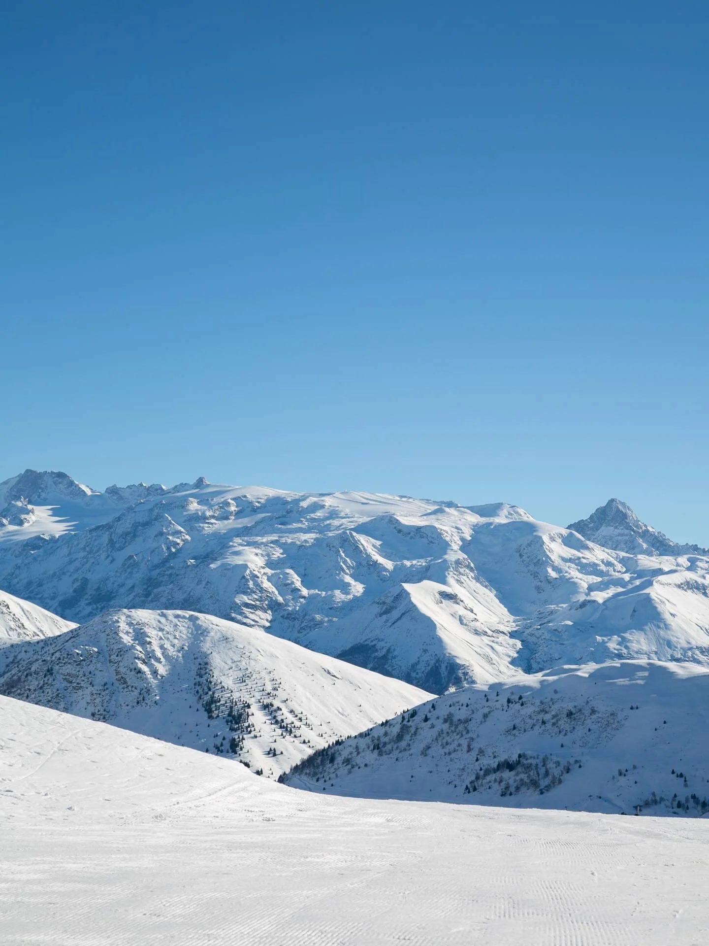 Fuir la grisaille parisienne pour mieux c&eacute;l&eacute;brer le printemps au grand air 🏔️🌞🎿

Un projet de vacances &agrave; la montagne ? D&eacute;couvrez nos s&eacute;jours dans notre DUPLEX HORIZON au c&oelig;ur du domaine de l&rsquo;Alpe d&rs