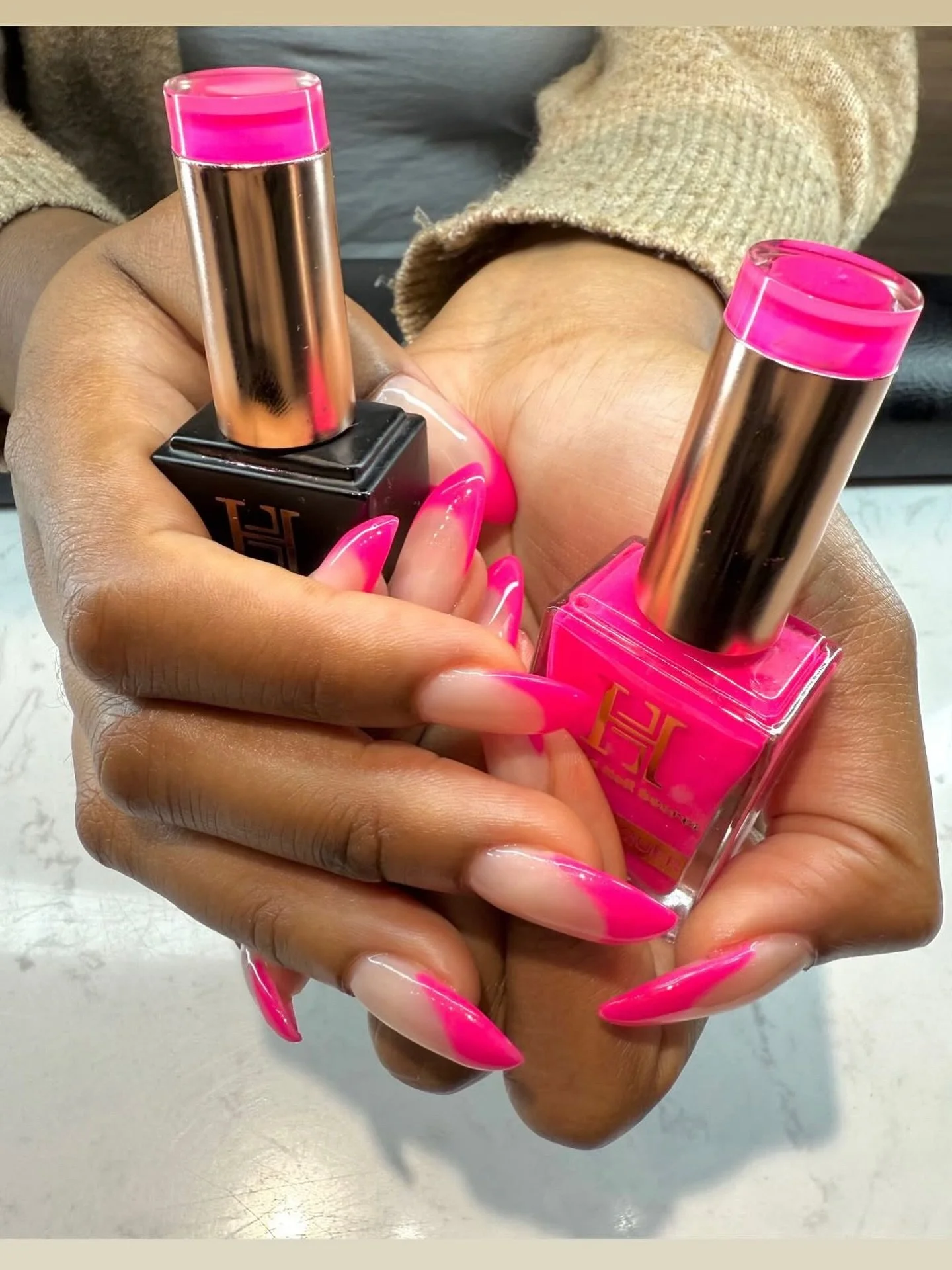 ✨ Nails ✔️ Toes ✔️ Peace of mind ✔️
Slide into tomorrow feelin’ FLAWLESS from head to toe.
Whether it’s a classic clean-up or full glam, LuLuu Spa Salon has you covered. Book tonight, glow tomorrow. 🌙💖
📍Walk-ins welcome or DM to book