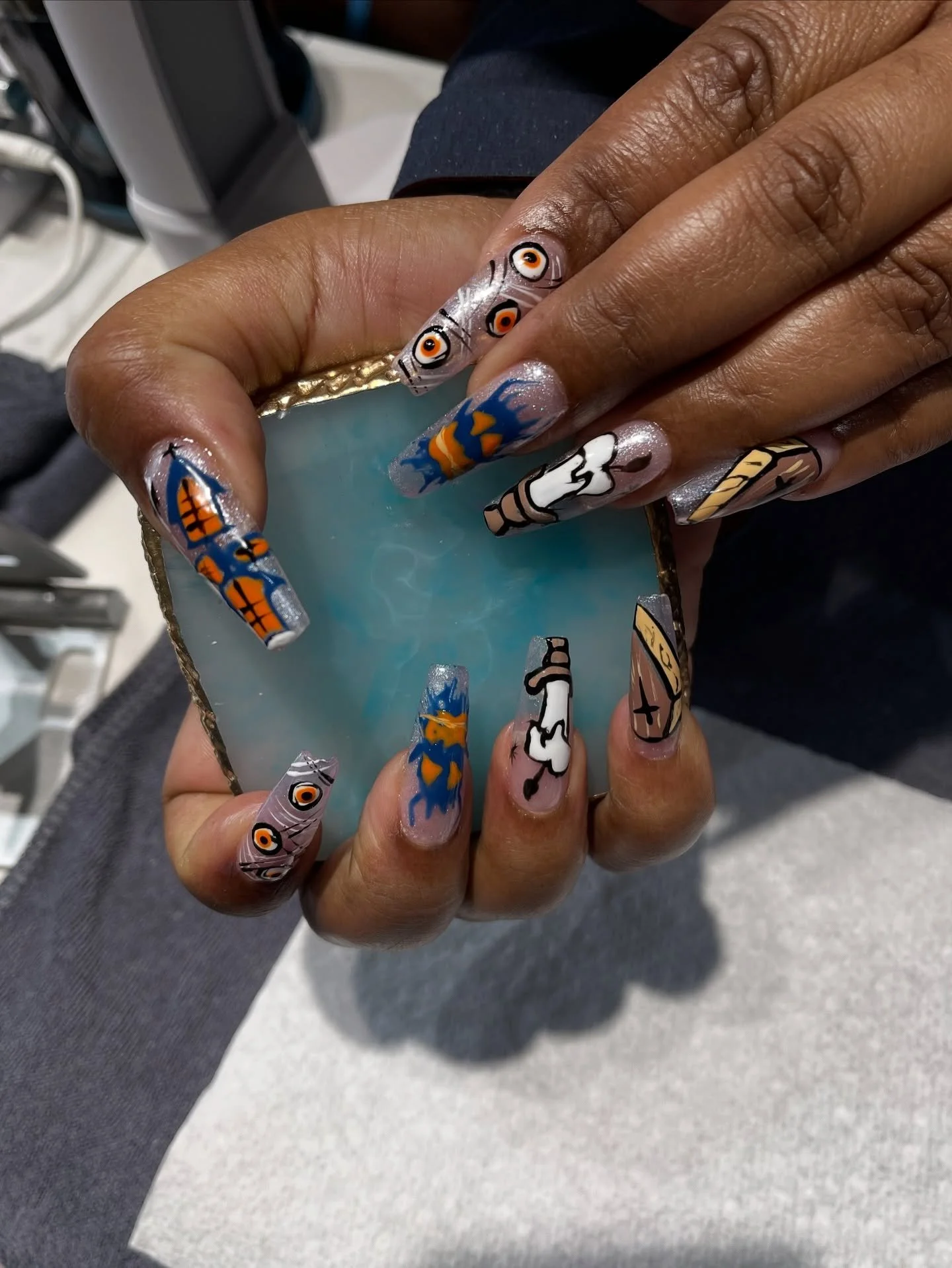 💬 Real talk:

You can only choose one for your next set:

A) Chrome Glaze
B) Matte Black
C) French Tip Remix
D) 3D Gem Explosion

Drop your pick 👇 we might just repost the winner in tomorrow&rsquo;s story 👀

#LuLuuNailGame #PickYourSet #DMVBeautyS