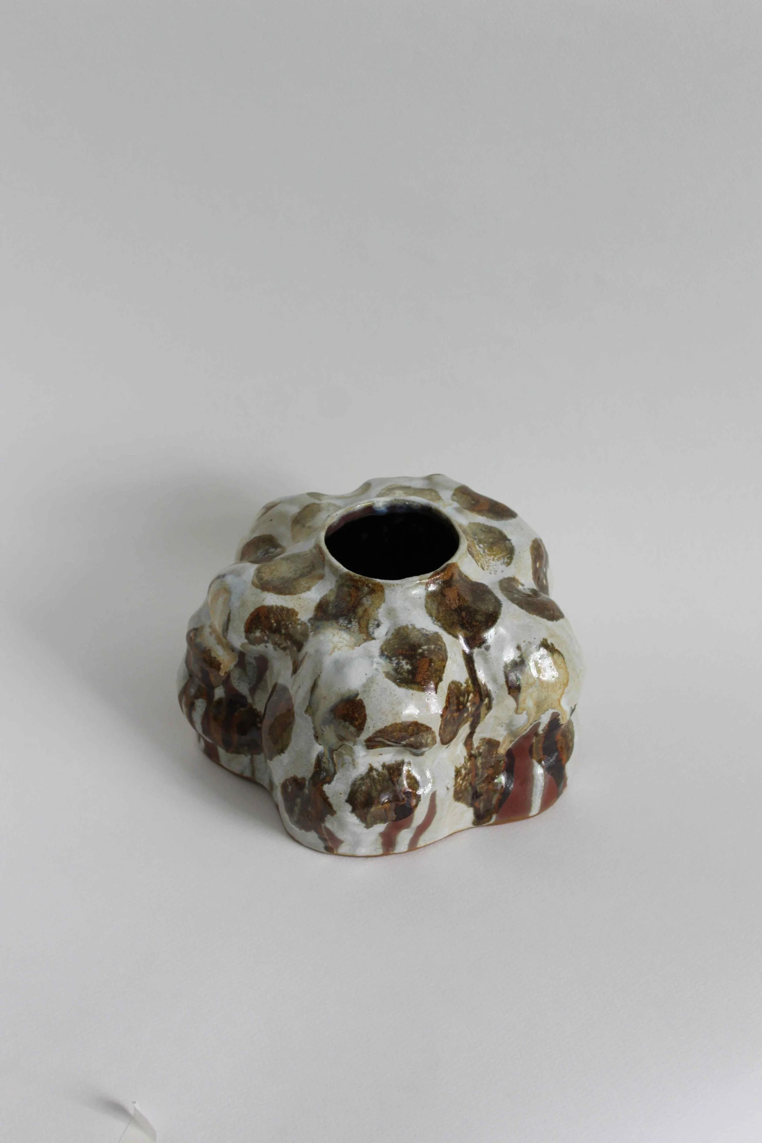 OleksandraSamokhina_TheOneWithTheDotsVase_03.jpg