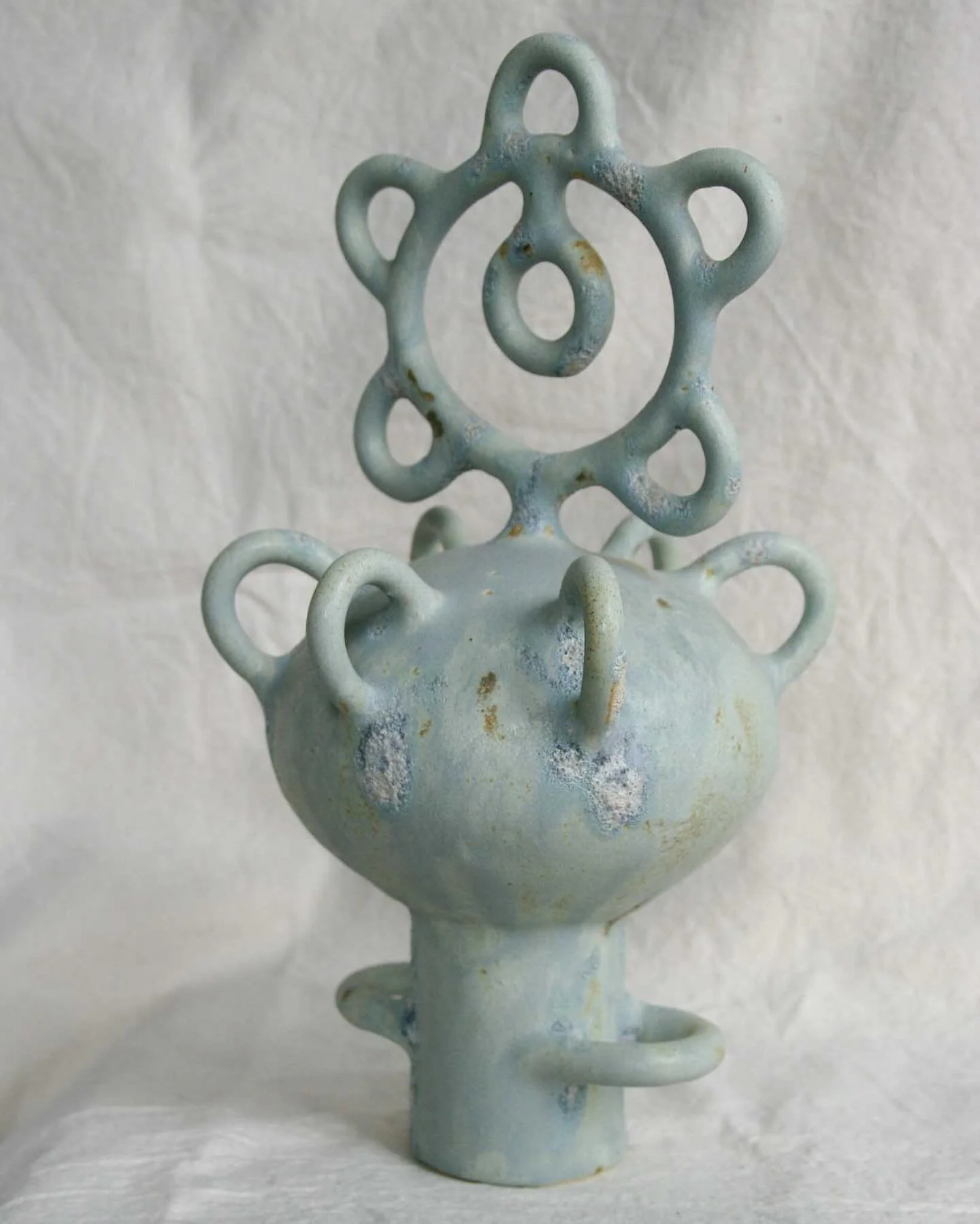 Olwen

Handcrafted in Tomar, Portugal, by Daisy Eltenton, this distinctive stoneware vase was fired at 1260&ordm;C and finished with glazes created by the artist.

Now available at craftersoftoday.com. 

 #CraftersOfToday&nbsp;#DaisyEltenton&nbsp;#Ha