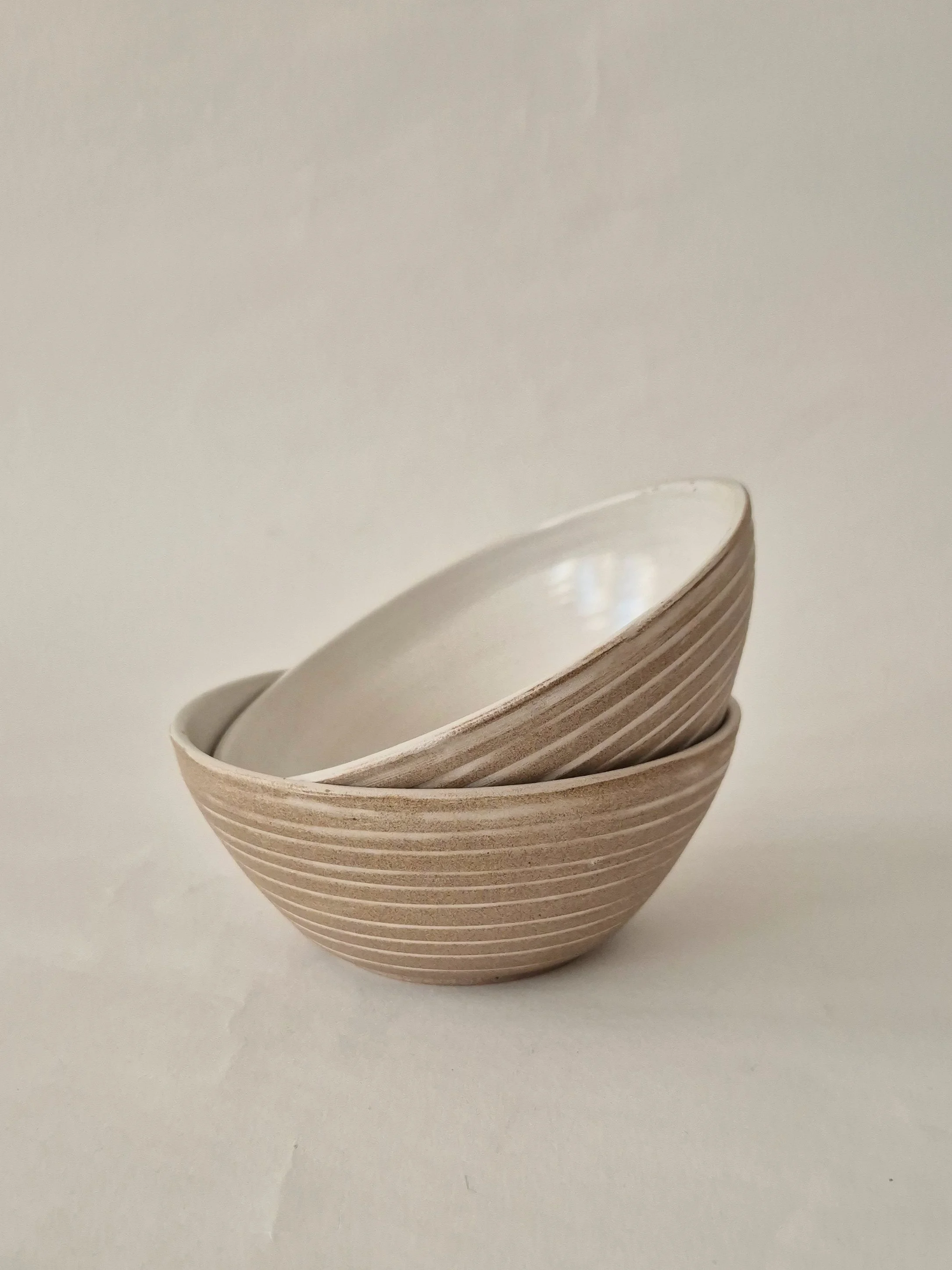 06. EVERYDAY textured bowl White 03.jpg