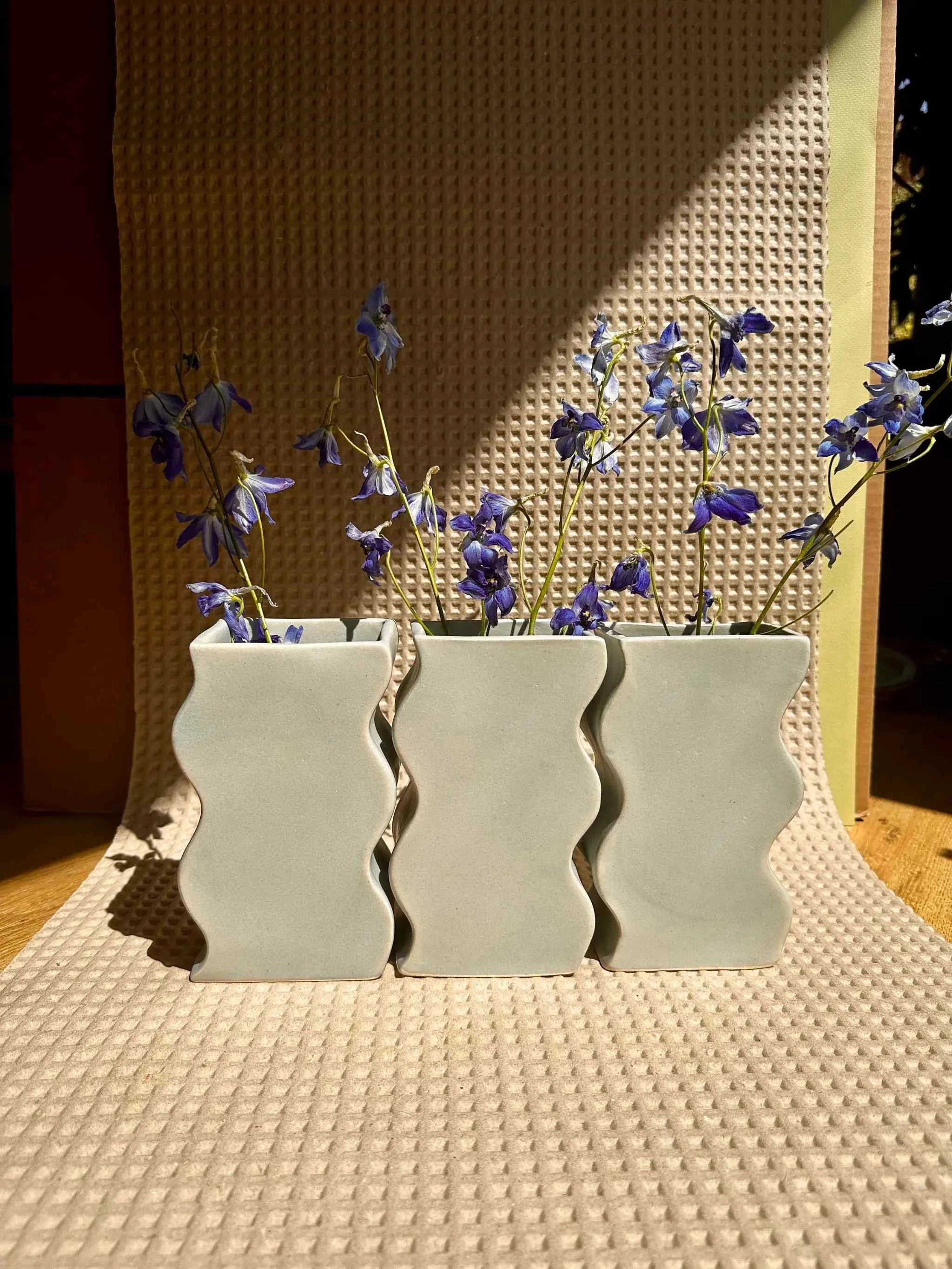 StudioERS_WavyVase_02.jpg
