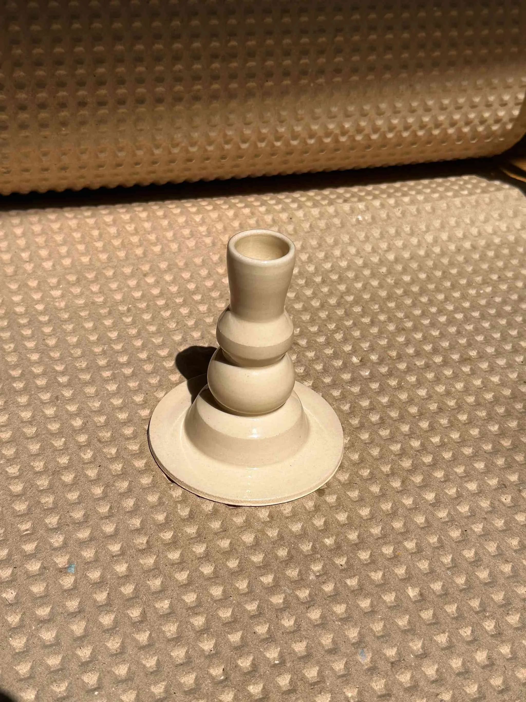 EmilySinclair_Candelstickholder_Cream_04.jpg