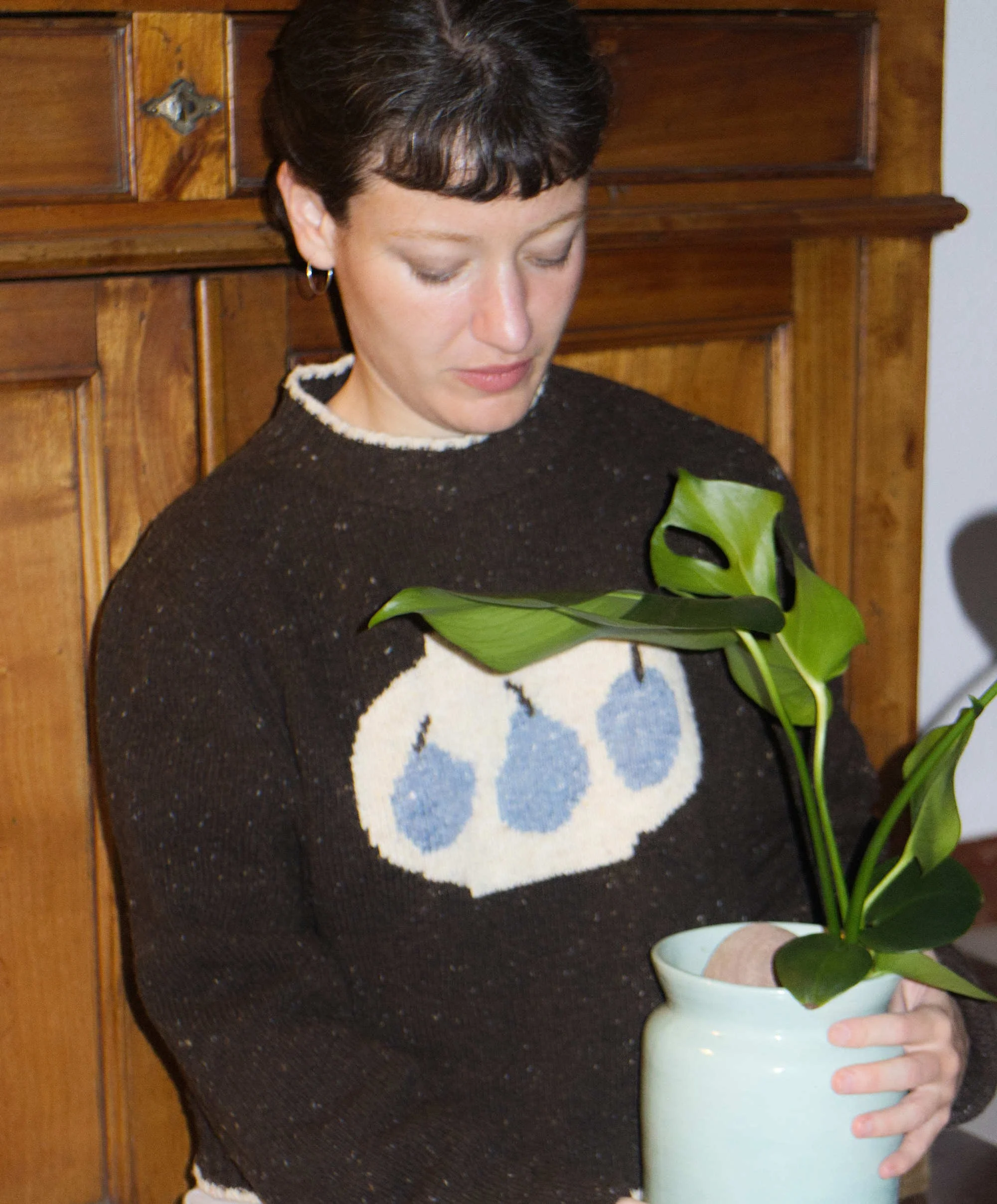 BeatrizGómez_PotterySweater_04R.jpg