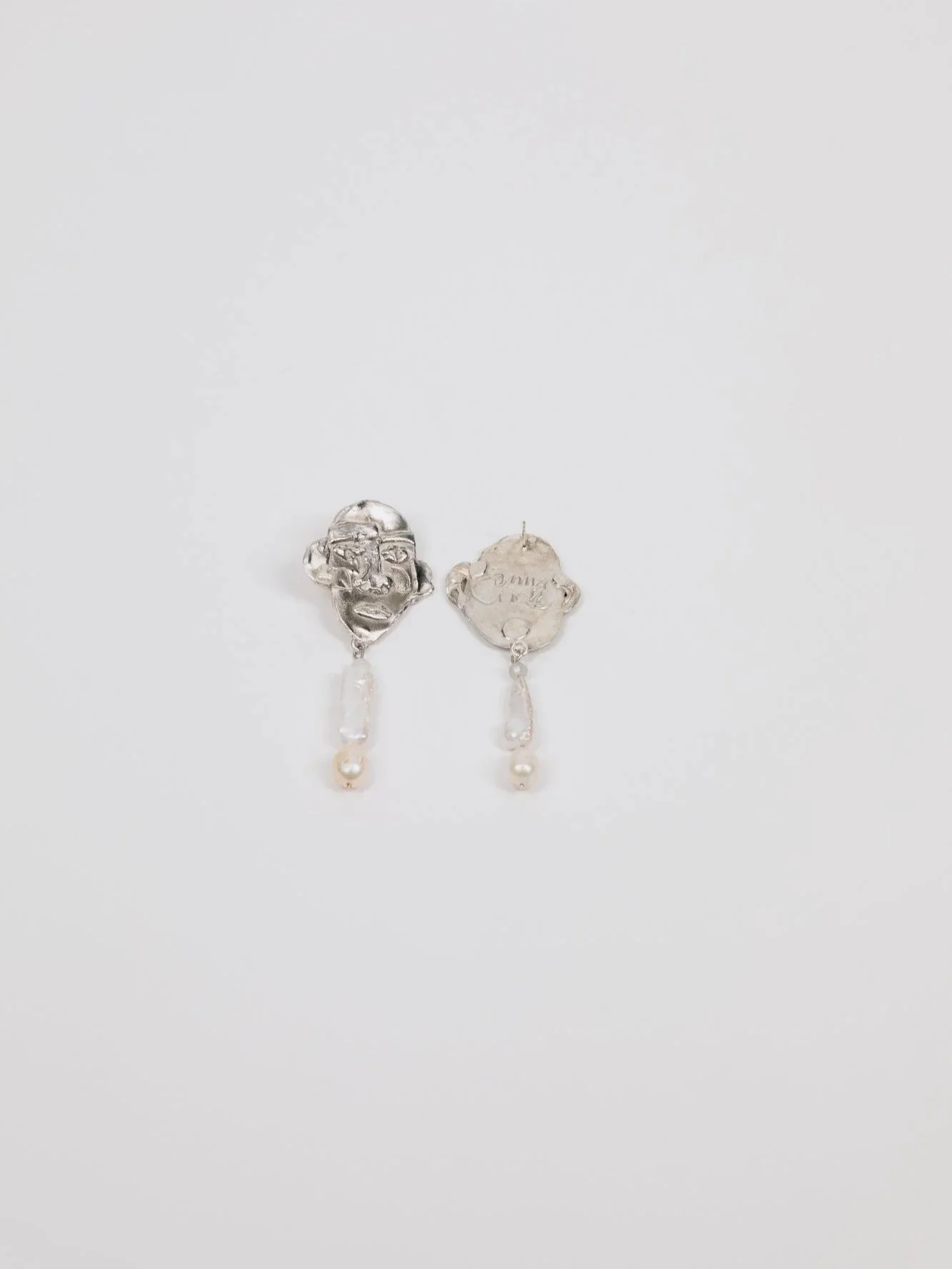 %27Silver+Character+over+the+moon+with+tiny+pearl%27.jpg