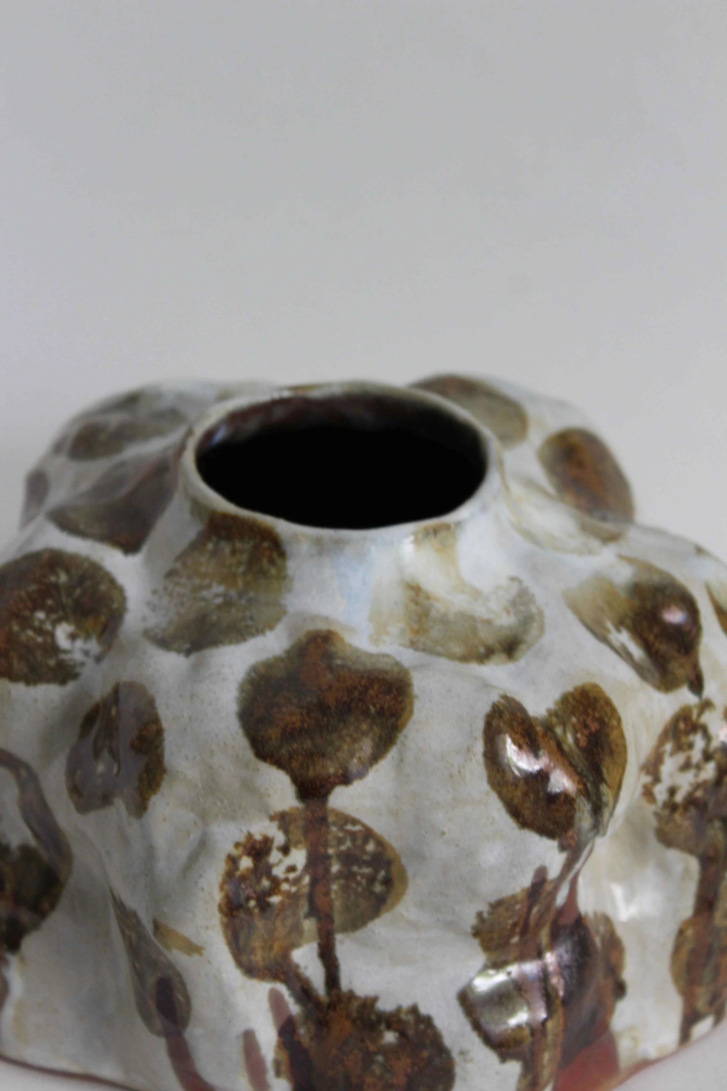 OleksandraSamokhina_TheOneWithTheDotsVase_04.jpg