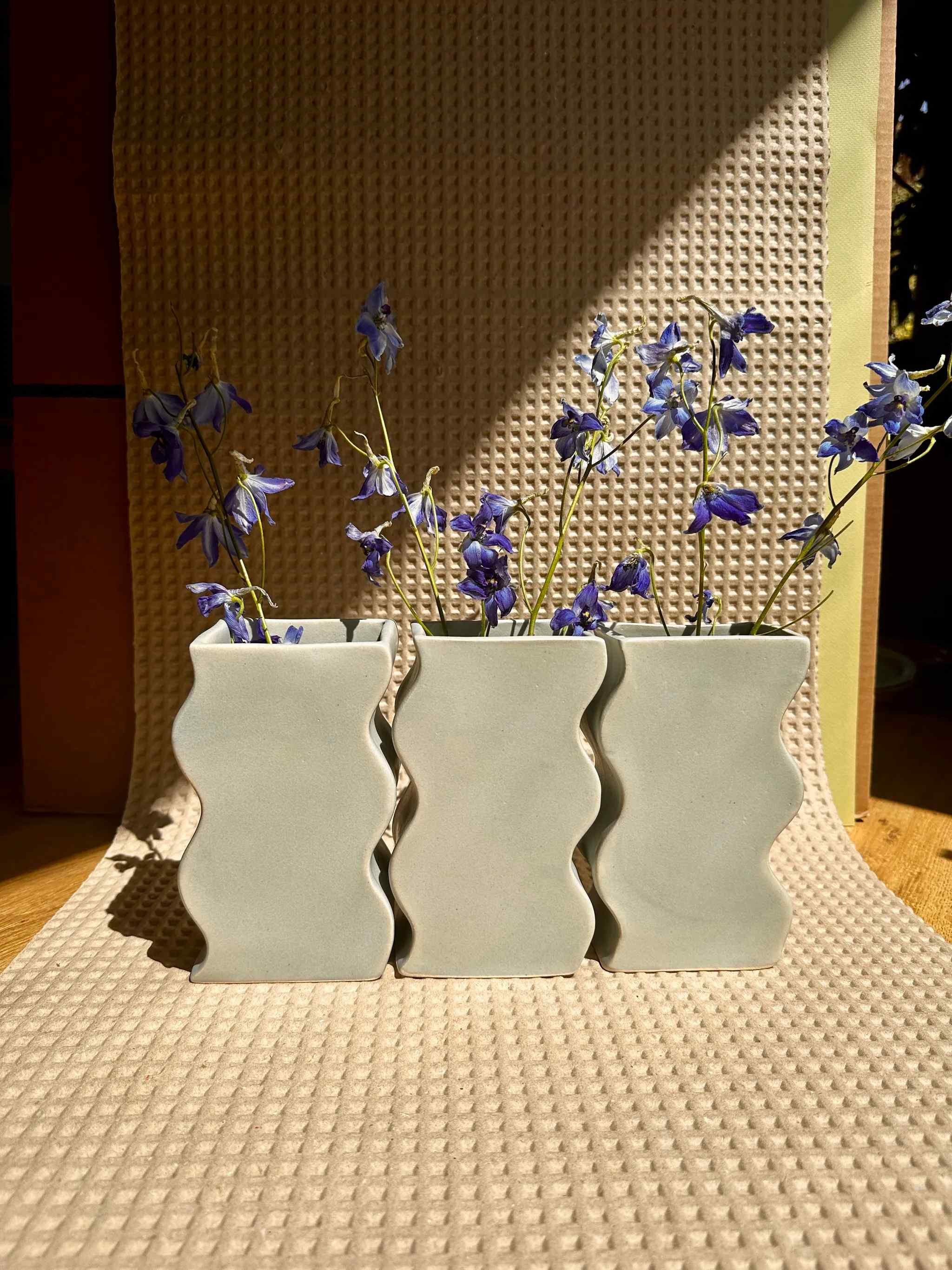 StudioERS_WavyVase_02.jpg