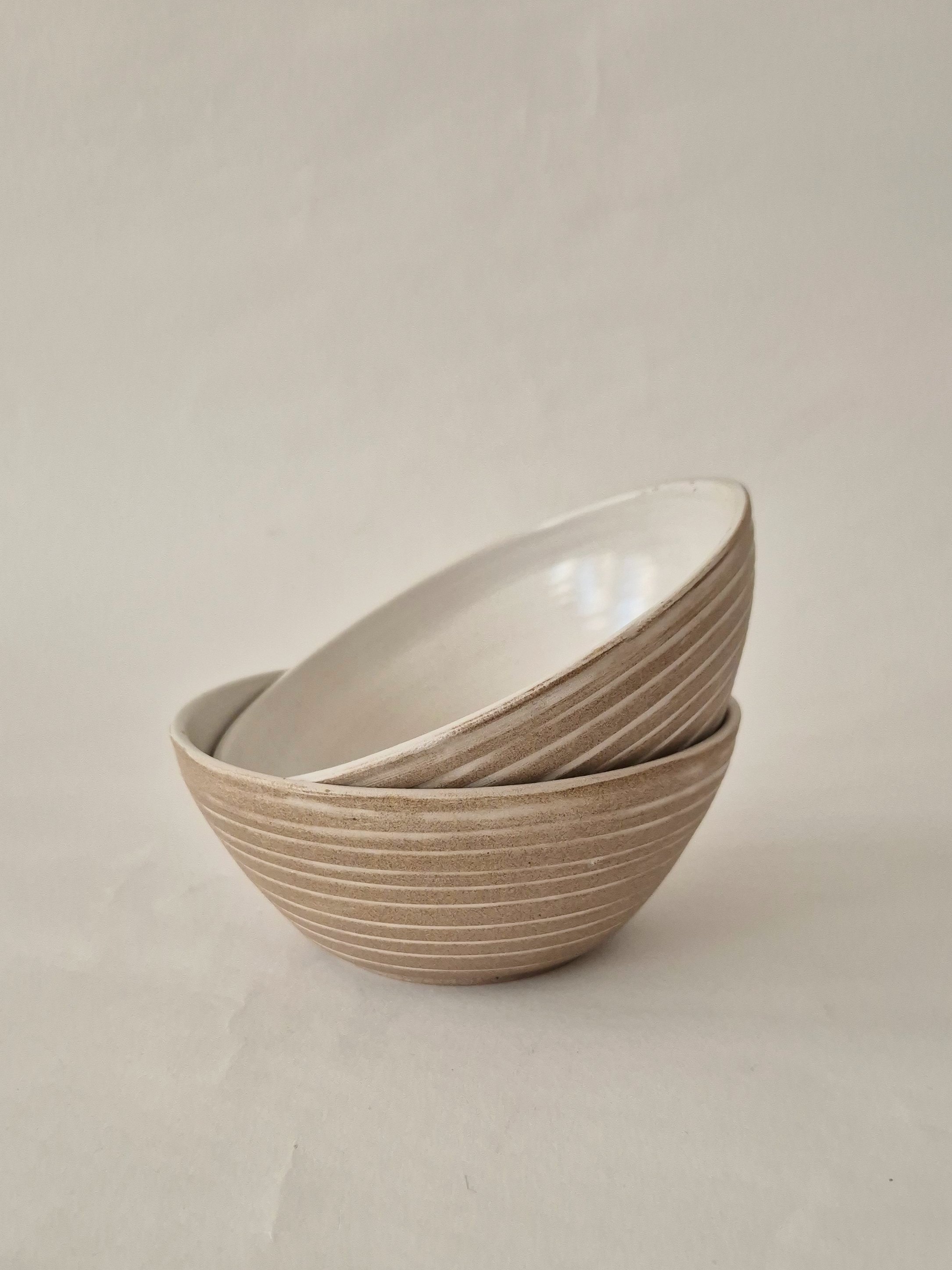 06. EVERYDAY textured bowl White 03.jpg