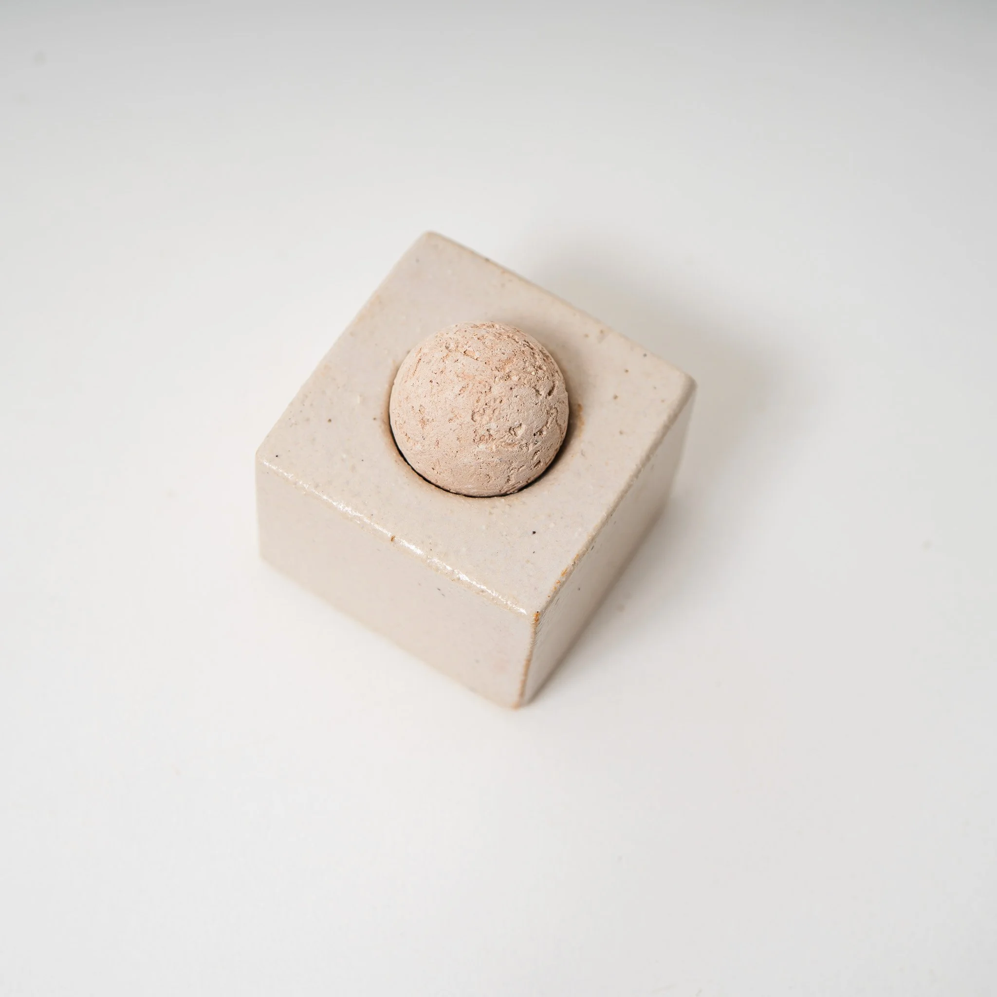Stella Aroma Stone Diffuser · White