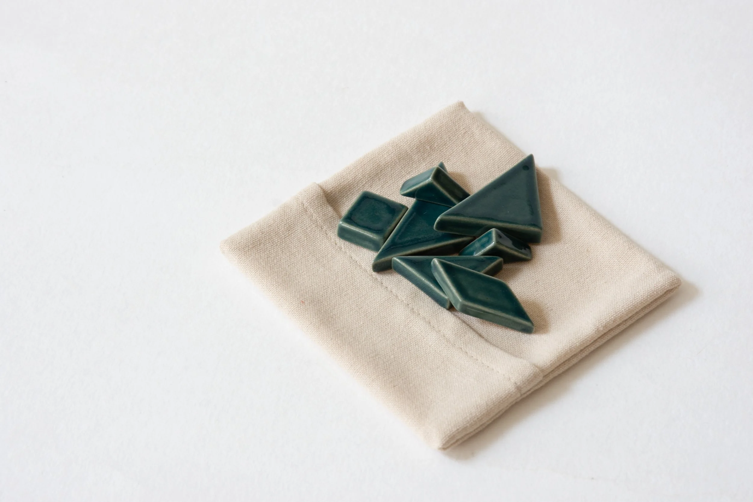 Tangram_Darkblue_2.jpg