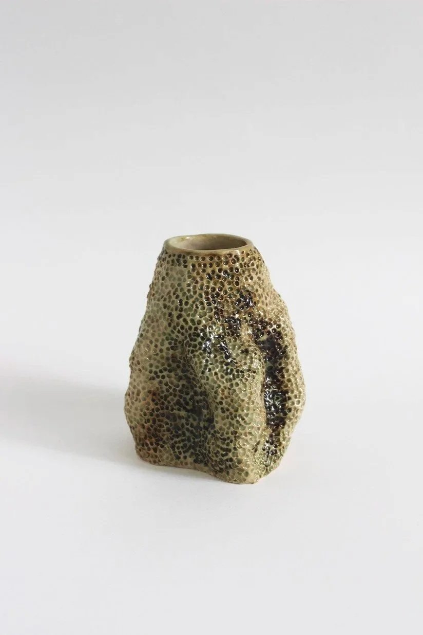 OleksandraSamokhina_TheOneWithHolesVase_10.jpg