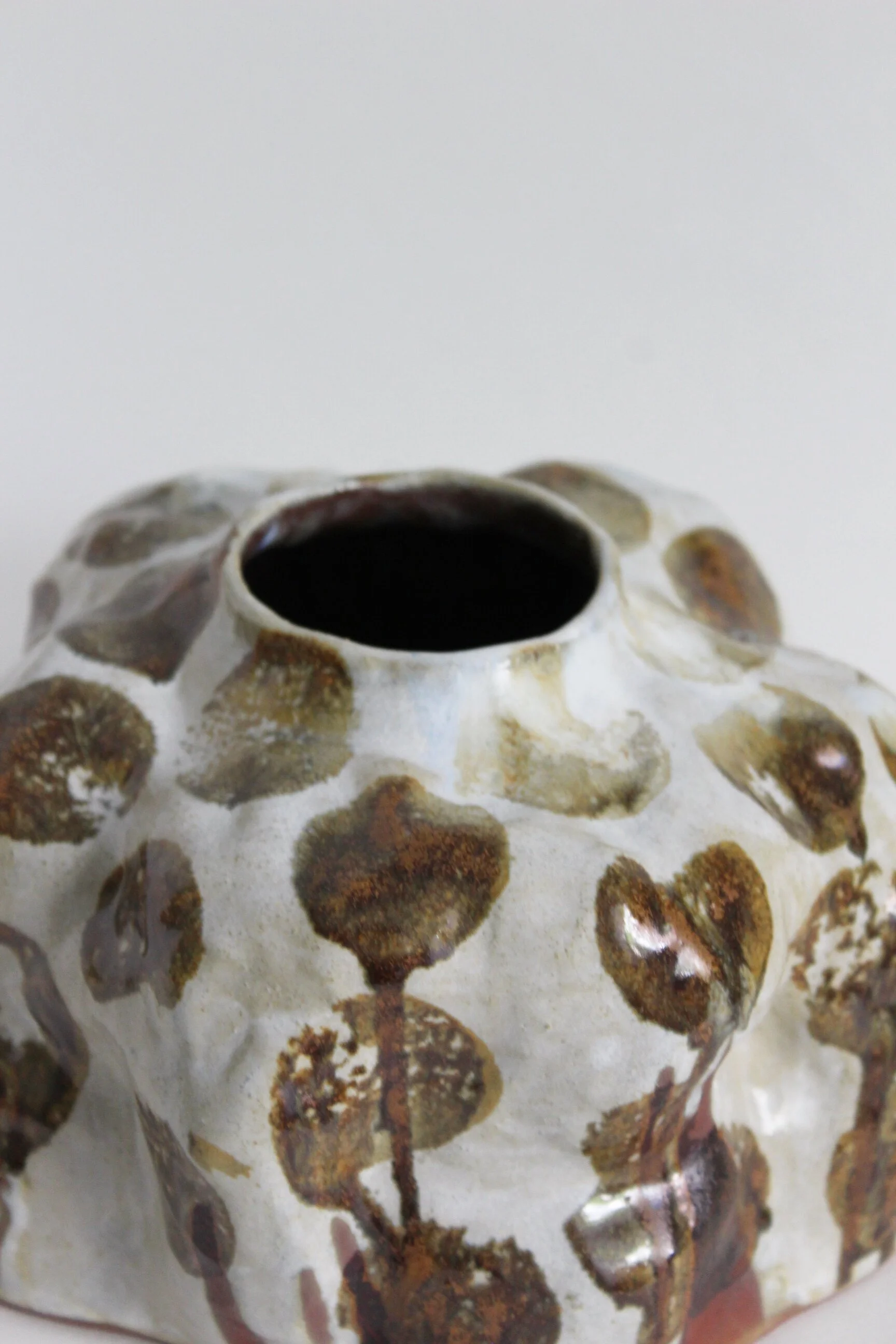 OleksandraSamokhina_TheOneWithTheDotsVase_04.jpg