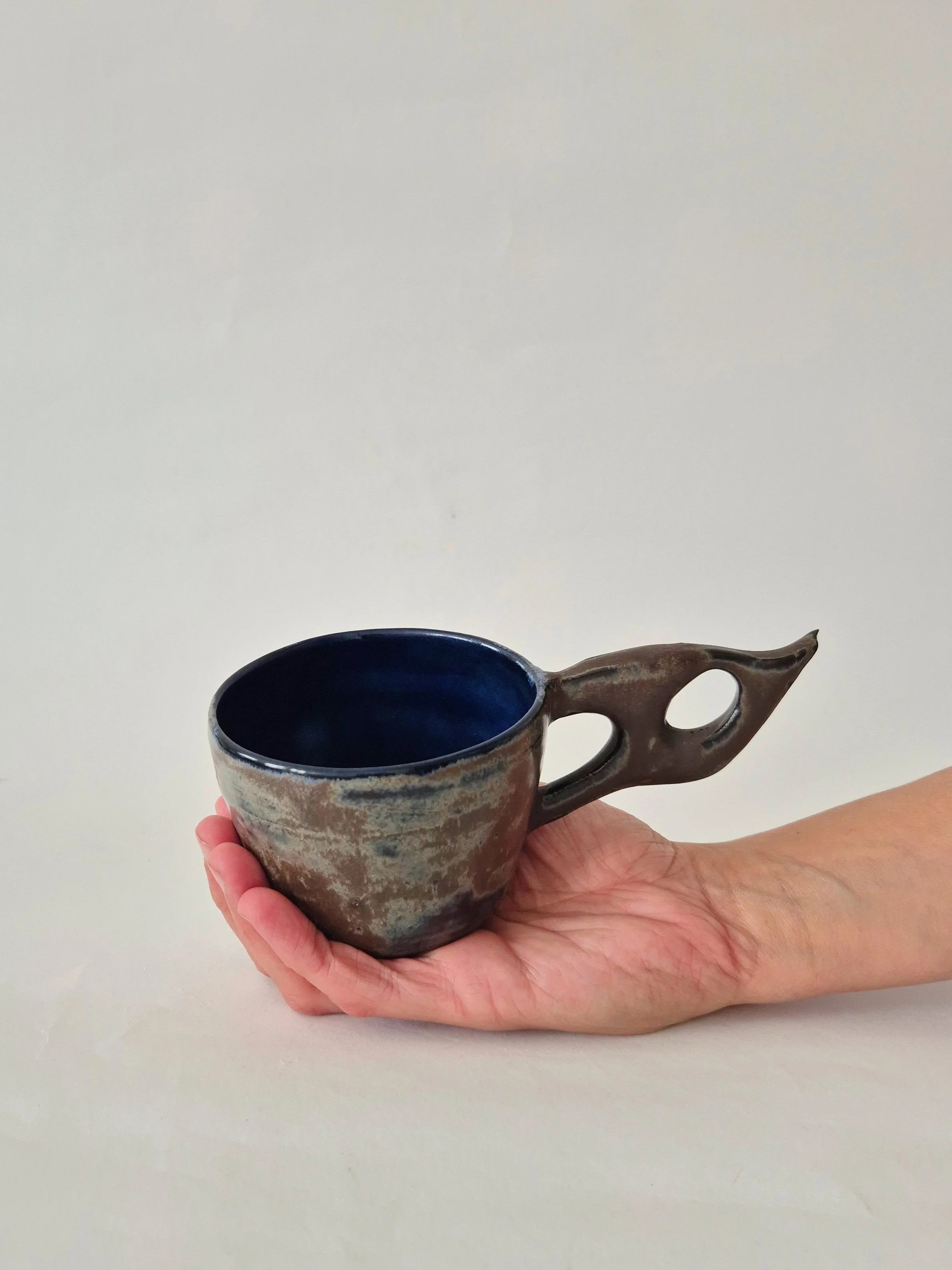 05.A FLAME mug Nimbus 04.jpg