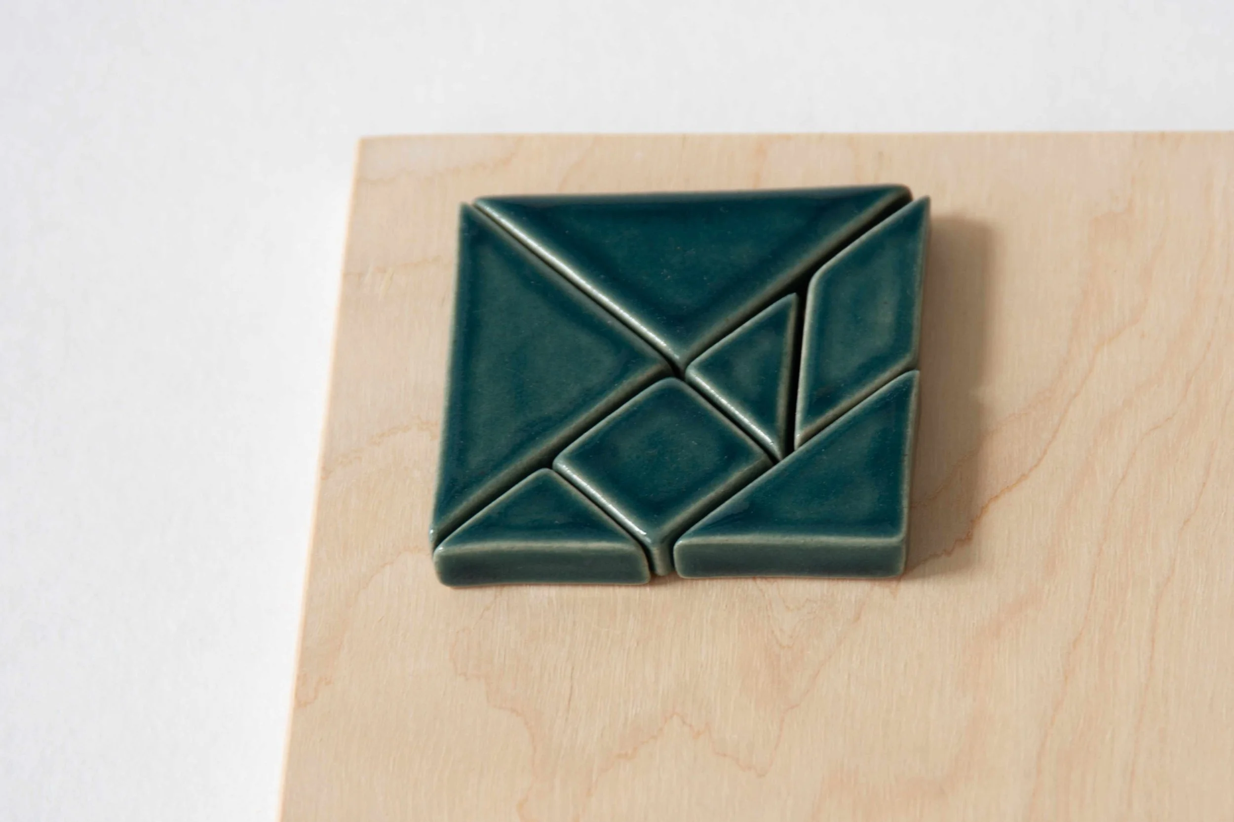 Tangram_Darkblue_1.jpg