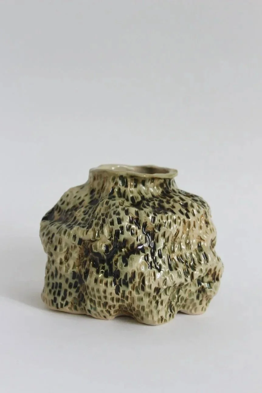 OleksandraSamokhina_TheOneWithBiggerHolesVase_08.jpg