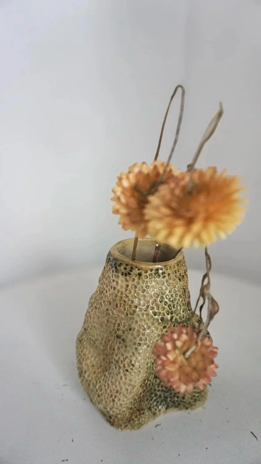 OleksandraSamokhina_TheOneWithHolesVase_03.jpg