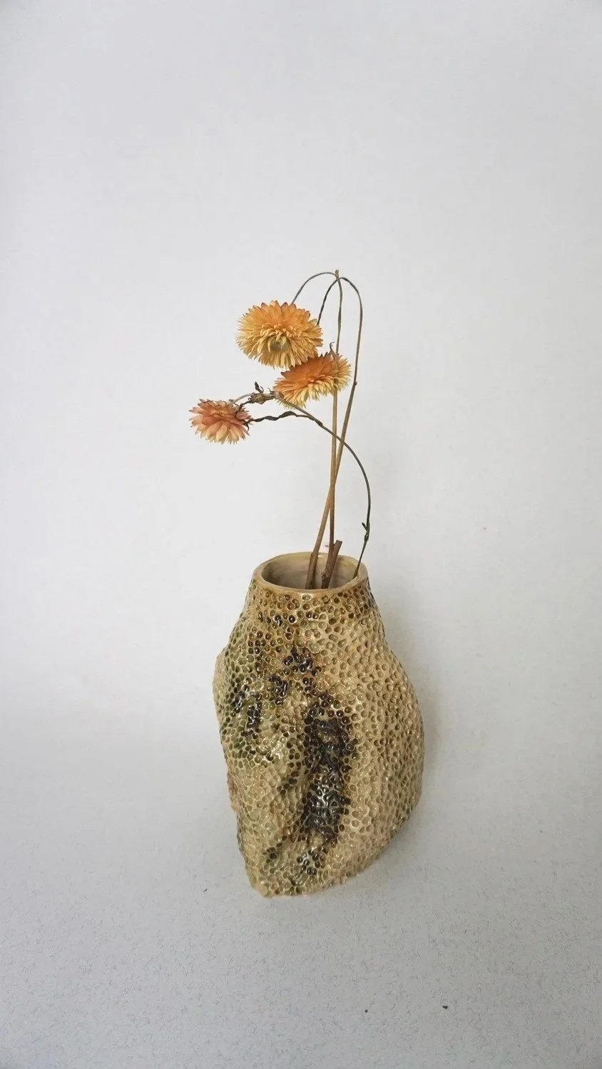 OleksandraSamokhina_TheOneWithHolesVase_02.jpg