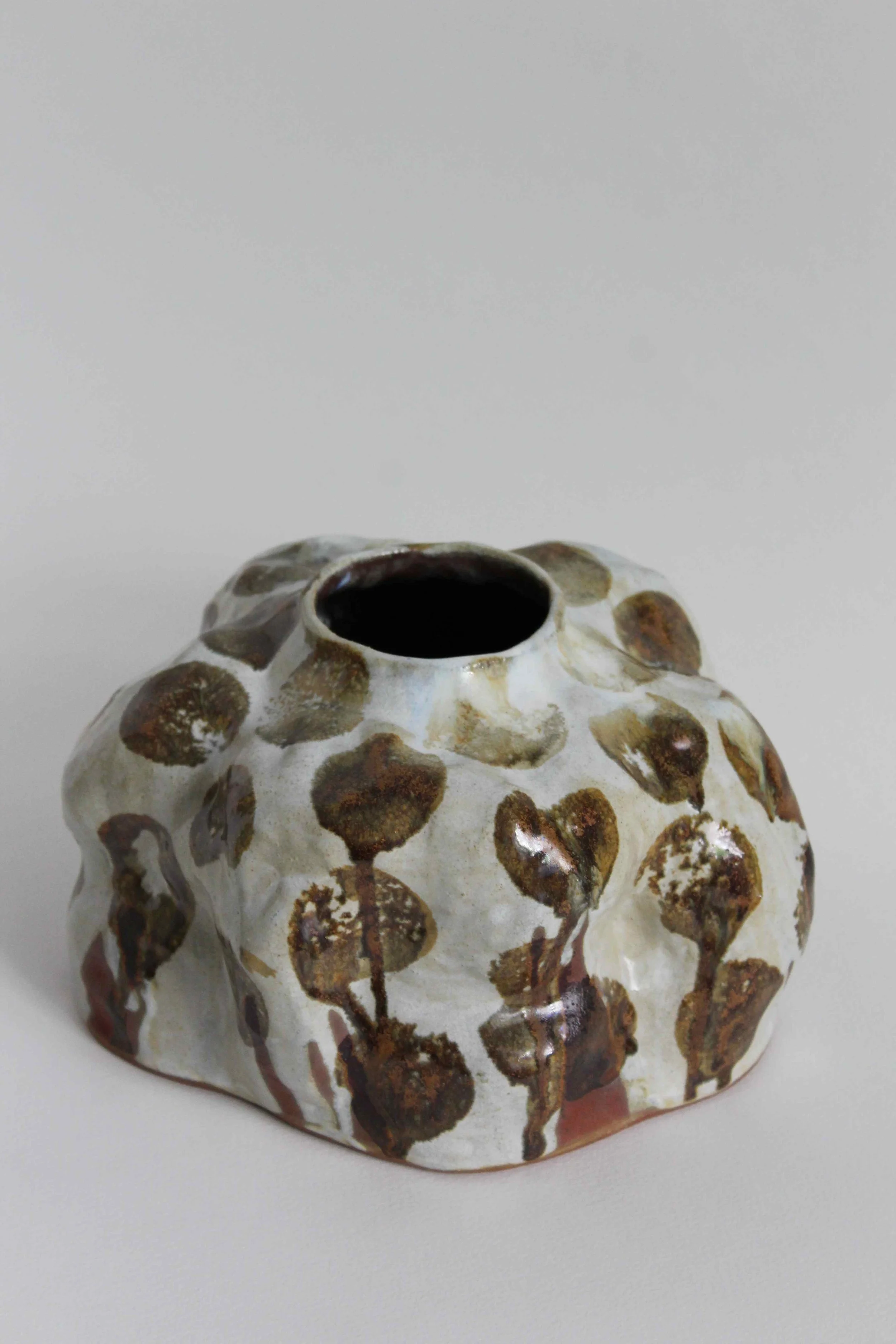 OleksandraSamokhina_TheOneWithTheDotsVase_06.jpg