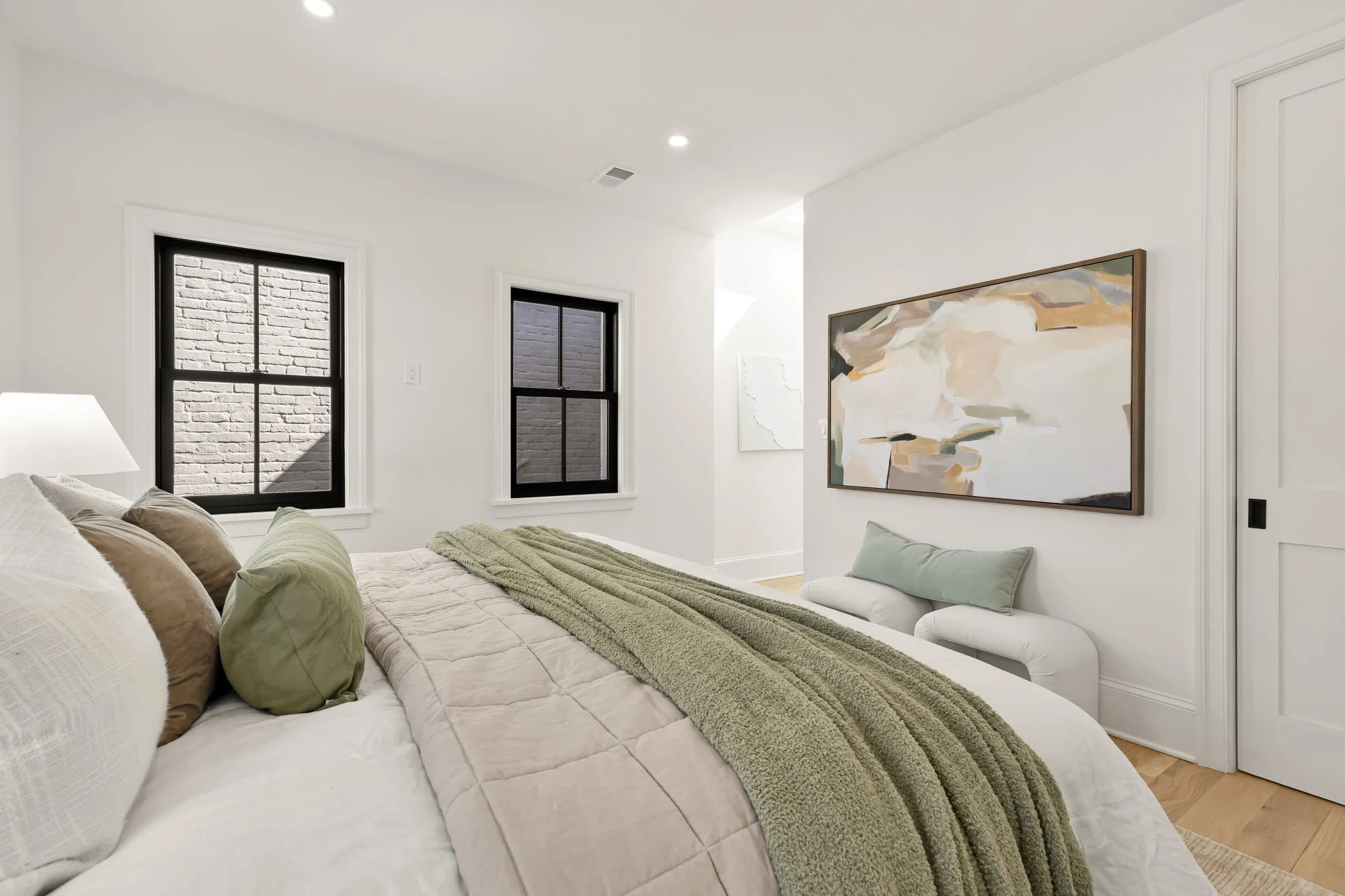 639 A St SE-0036.jpg