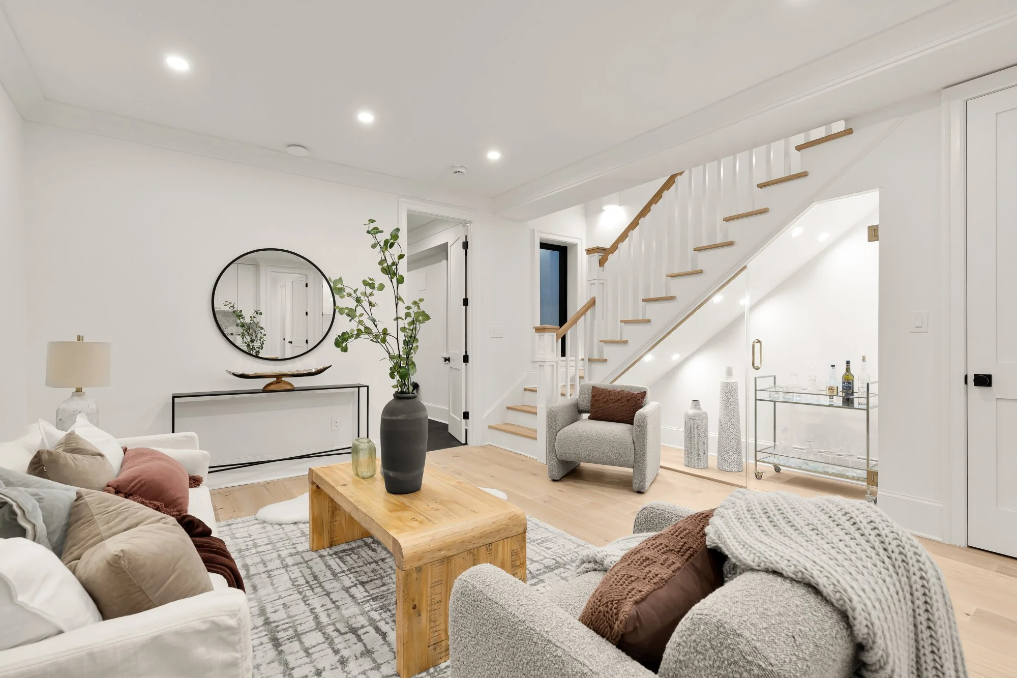 639 A St SE-0053.jpg