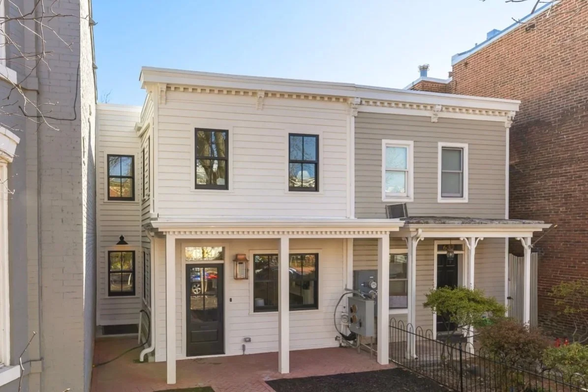 639 A St SE-0003.jpg