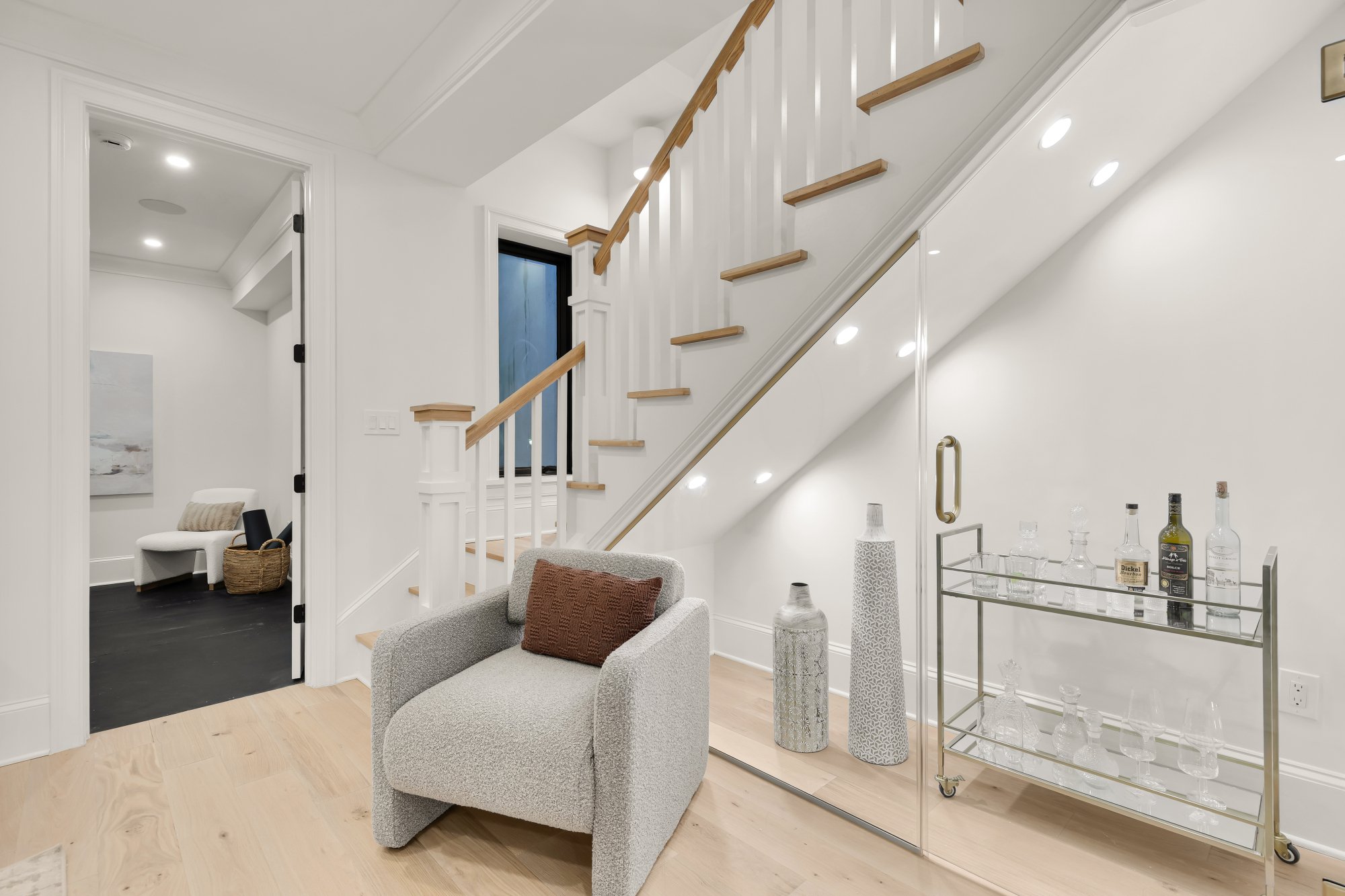 639 A St SE-0054.jpg