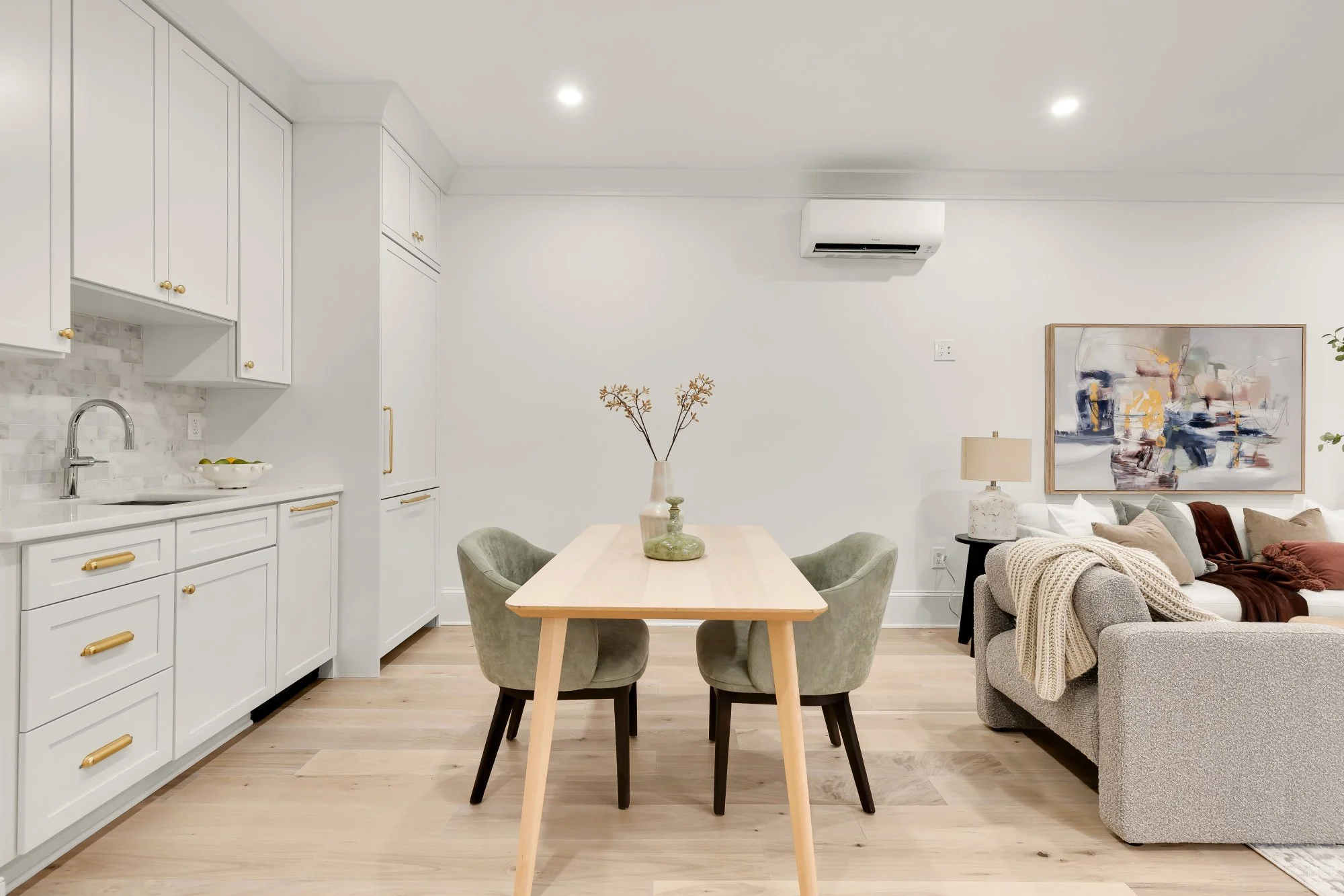 639 A St SE-0056.jpg